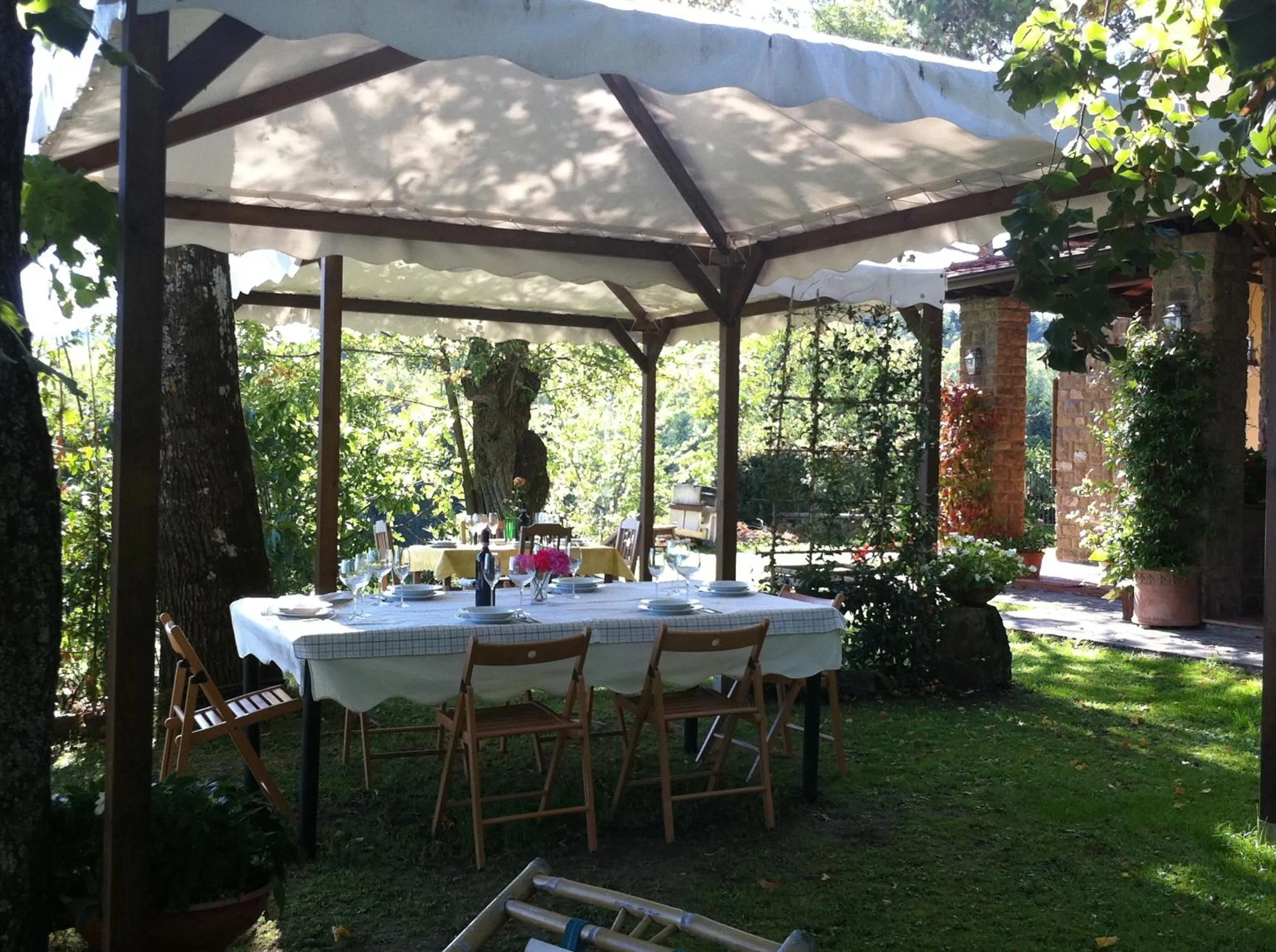 Facade/entrance in Da Ronald ... A Pian Del Papa