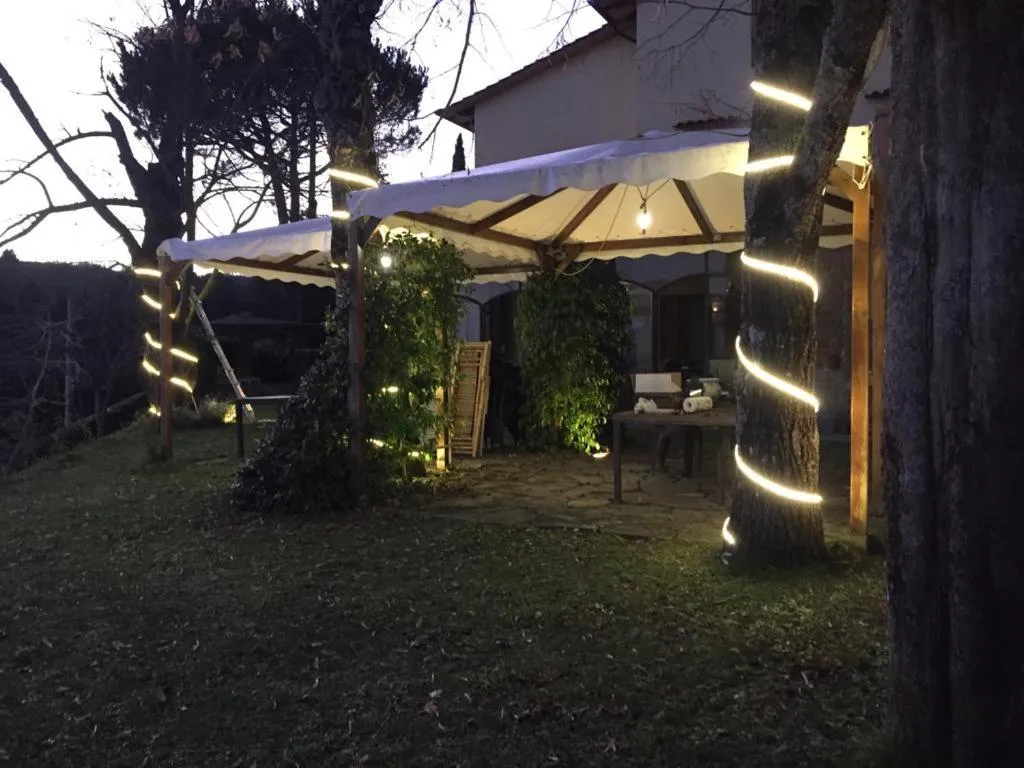 Patio in Da Ronald ... A Pian Del Papa