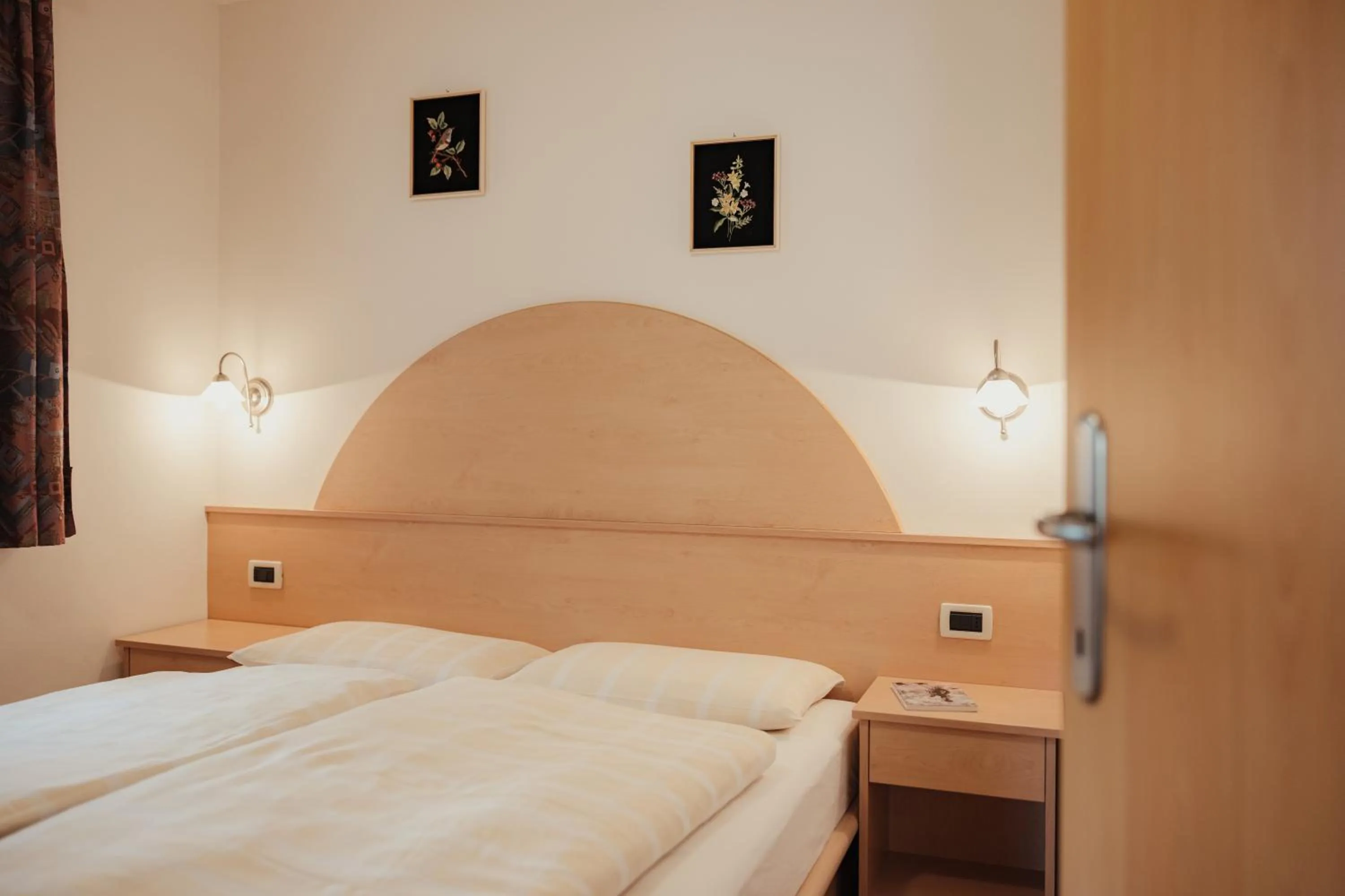 Bed in Residence Costa Burjada