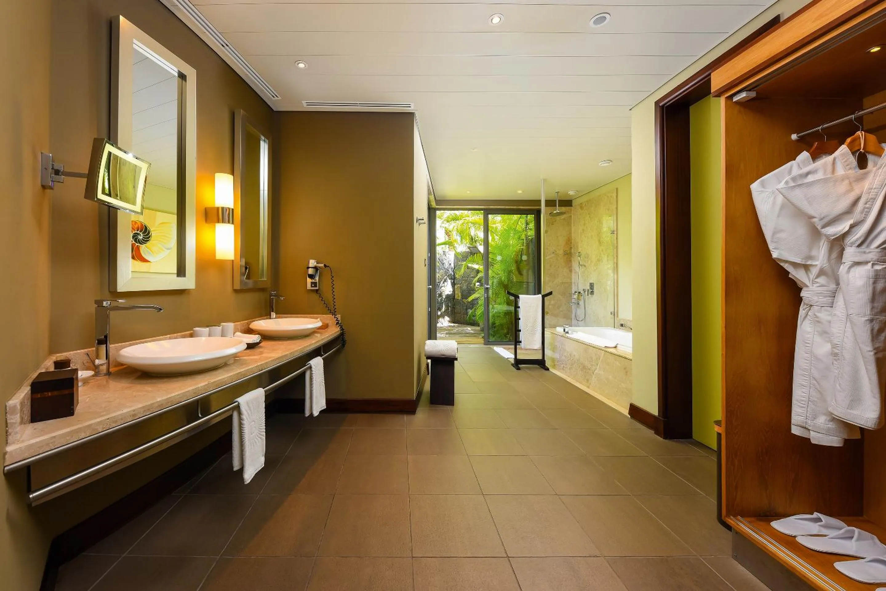 Shower, Bed in Trou aux Biches Beachcomber Golf Resort & Spa