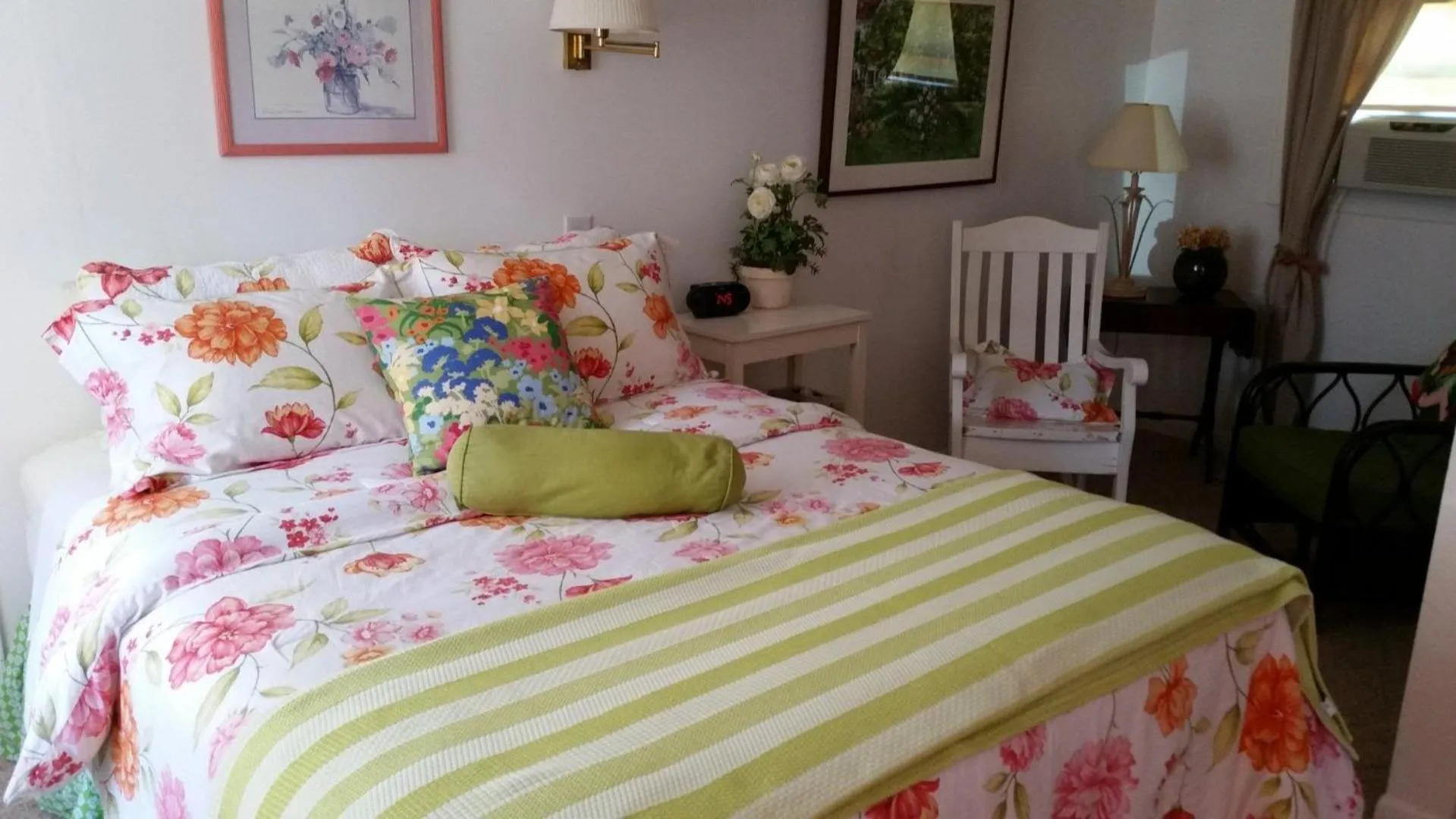 Bed in Bay Port Lodging