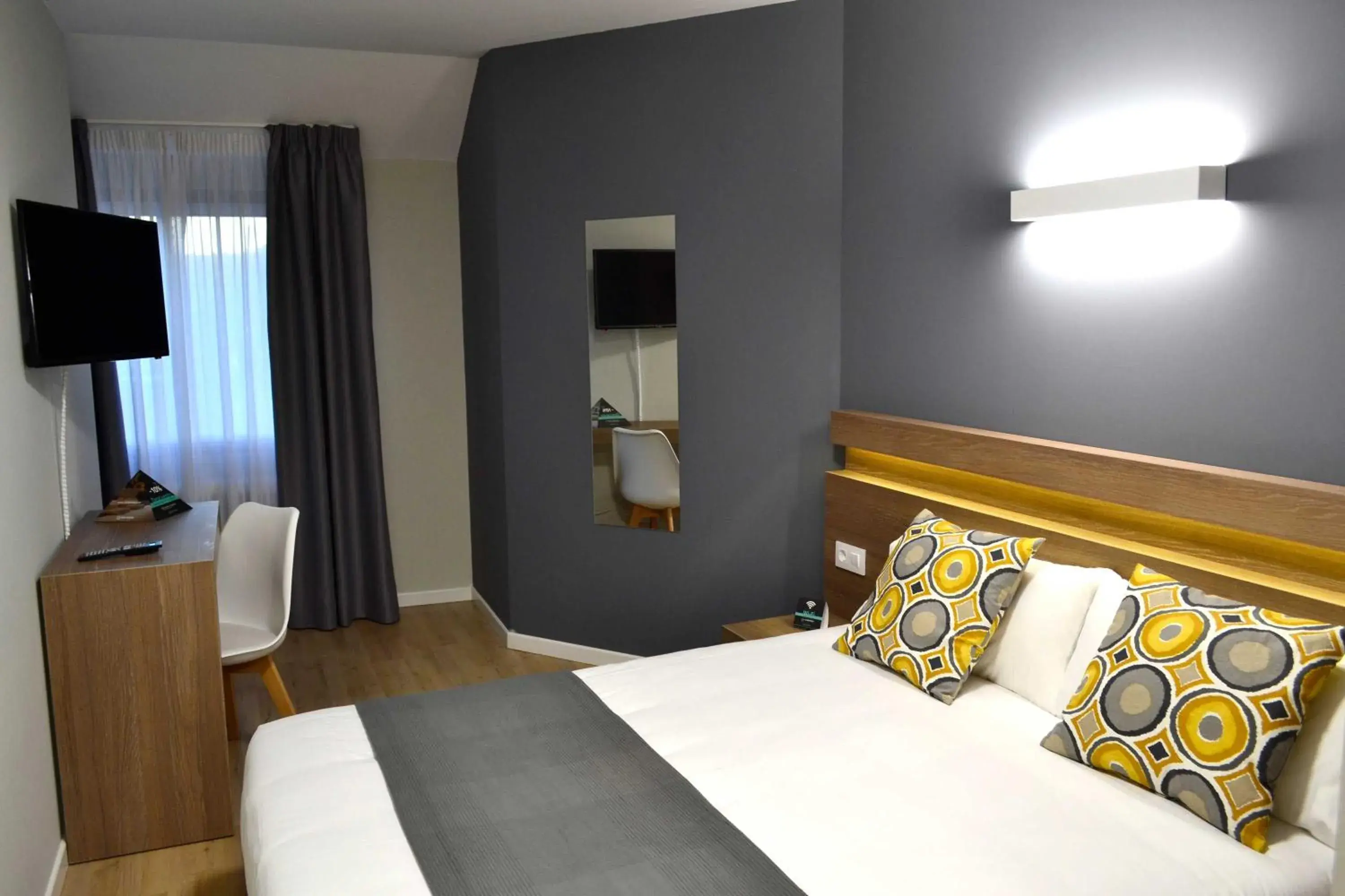 Bedroom, Bed in Hotel Alda Estación Pontevedra Bedroom, Bed in Hotel Alda Estación Pontevedra