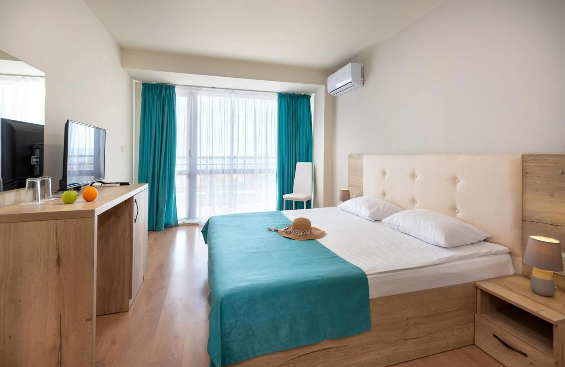 Bed in Sea View Hills