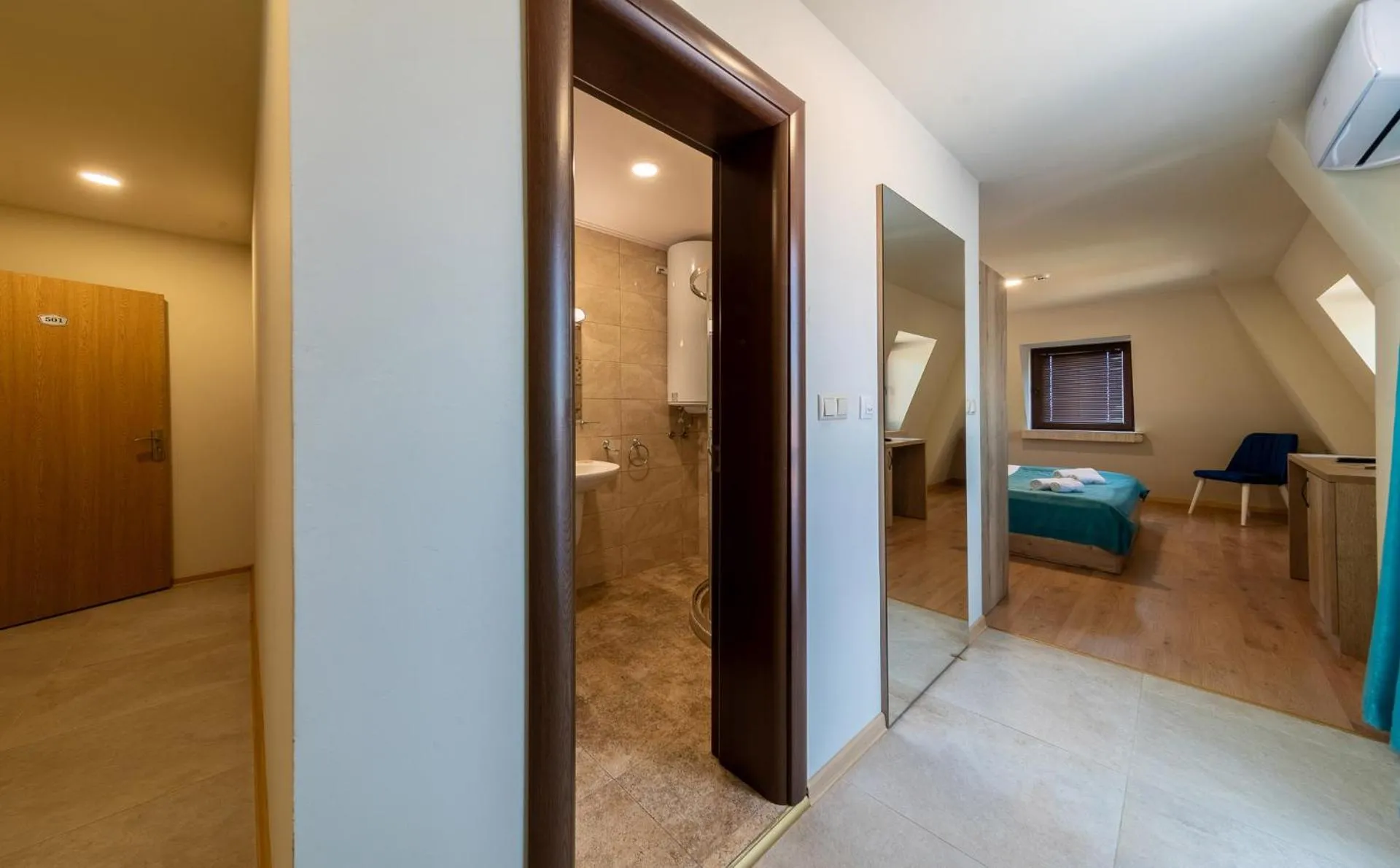 Bed in Sea View Hills