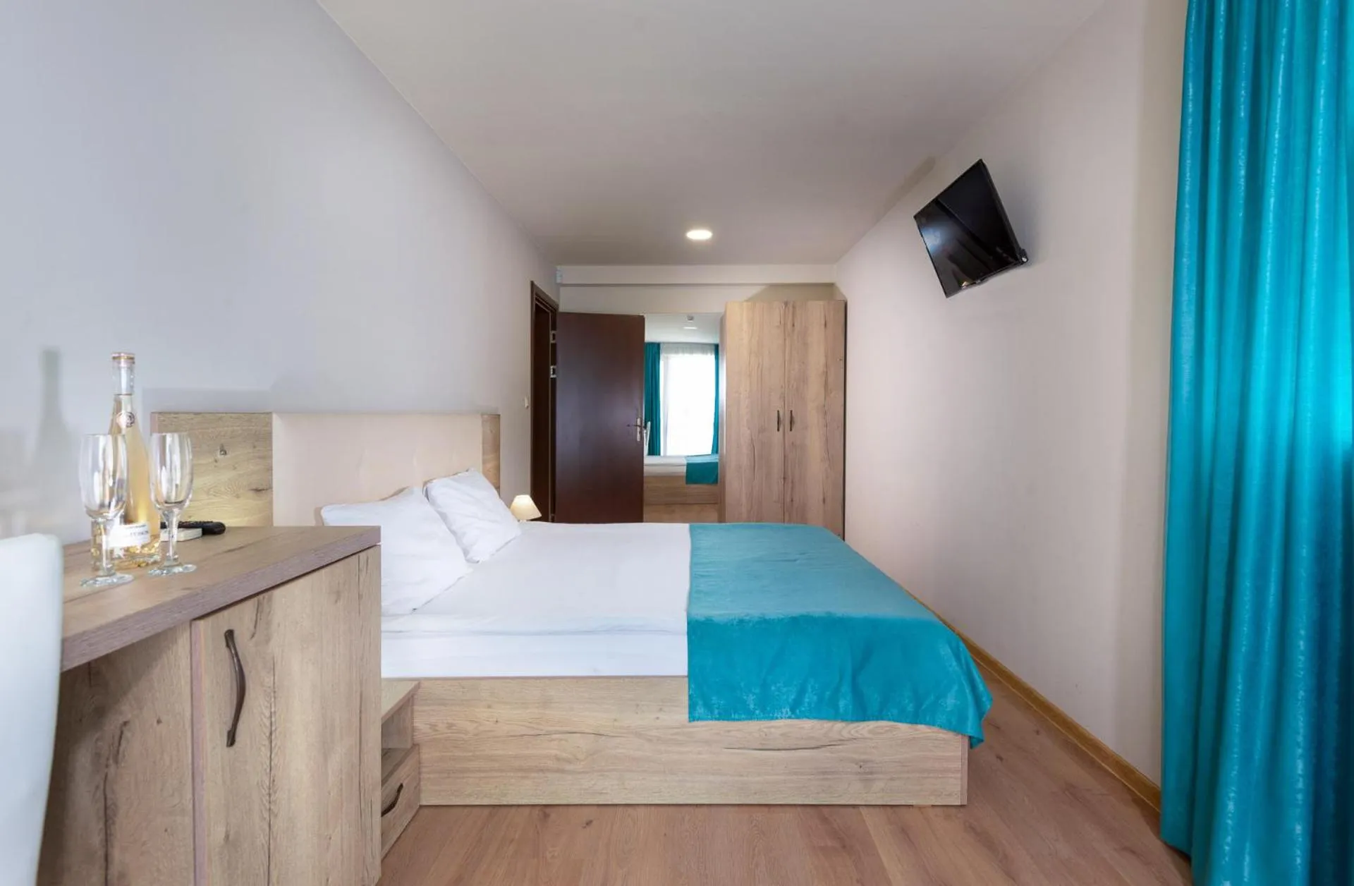 Bed in Sea View Hills