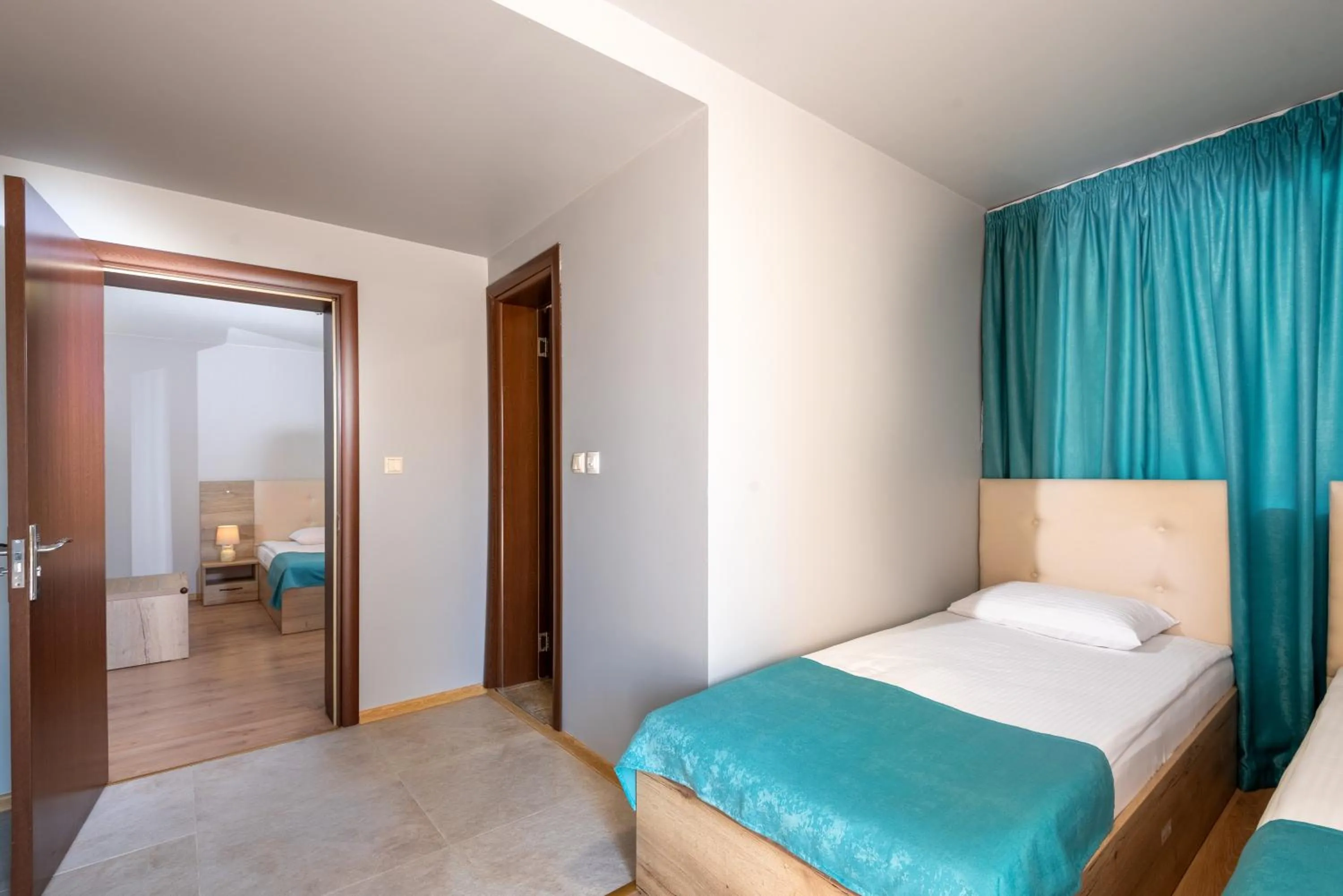 Bed in Sea View Hills