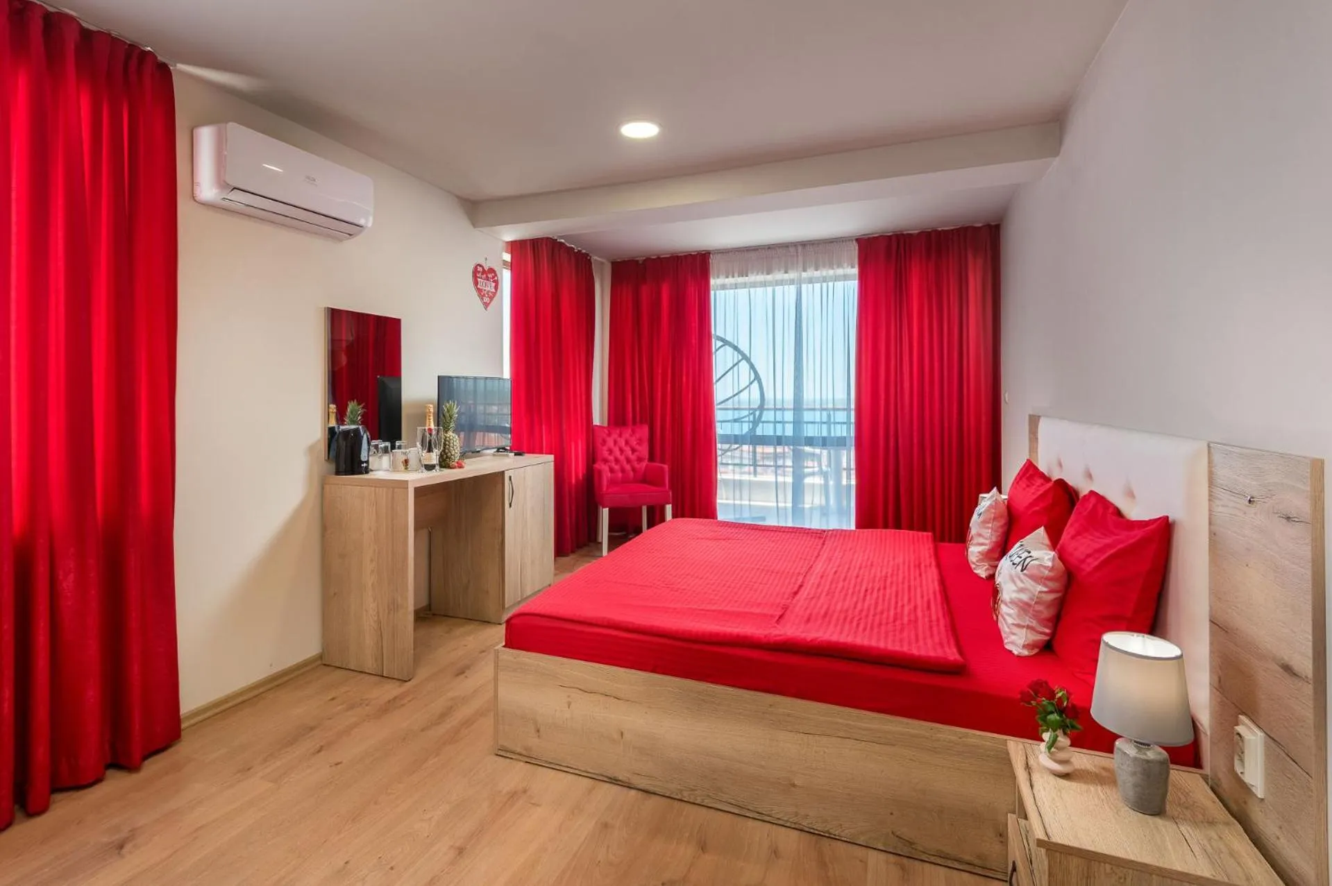 Bed in Sea View Hills