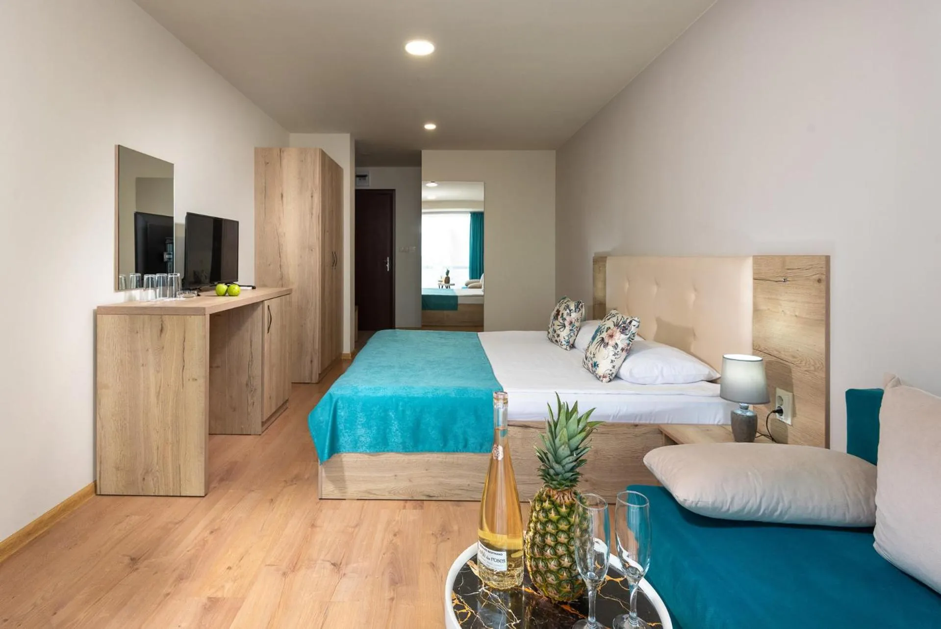 Bed in Sea View Hills