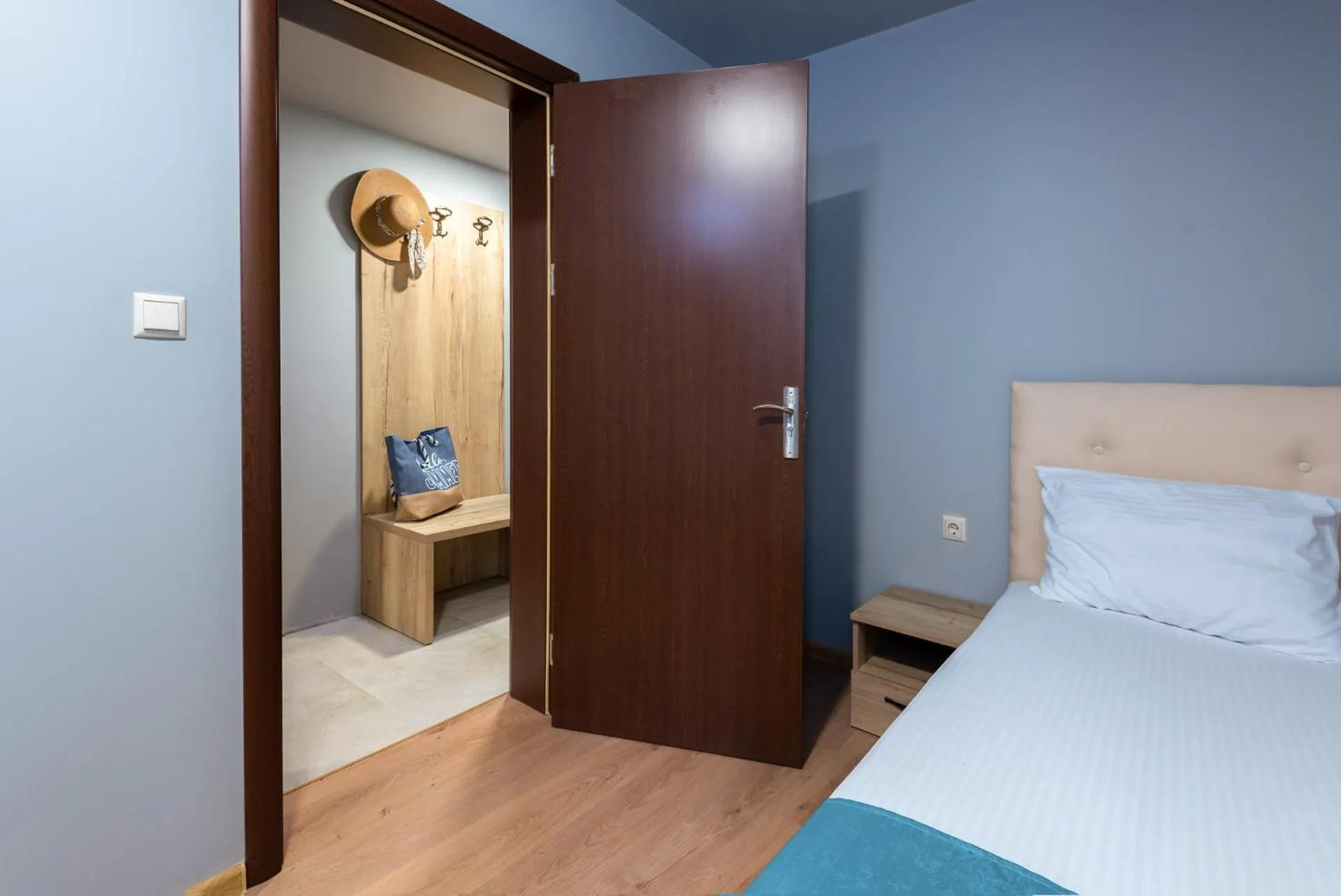 Bed in Sea View Hills