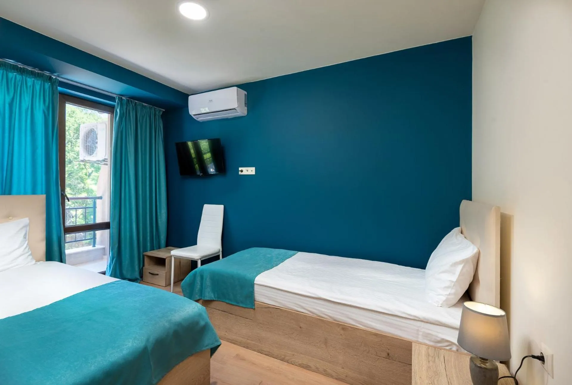 Bed in Sea View Hills