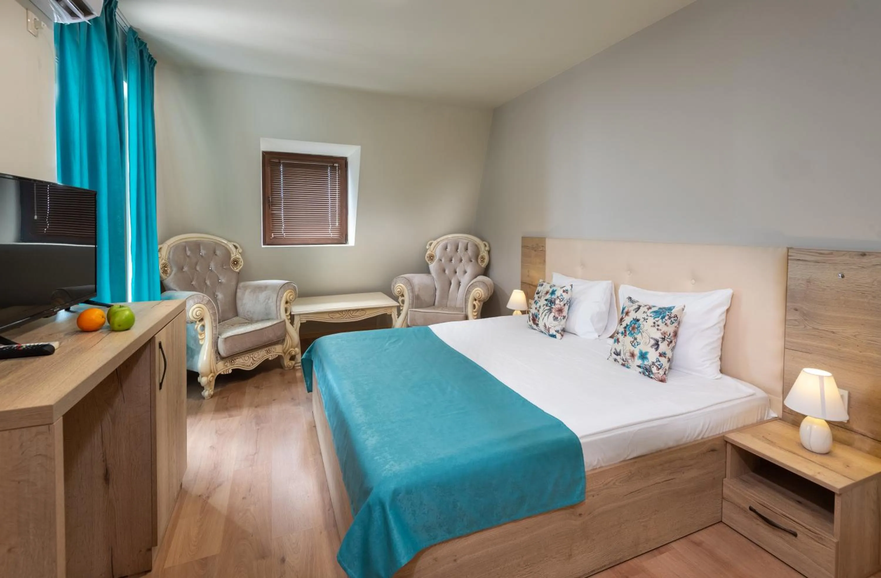 Bed in Sea View Hills
