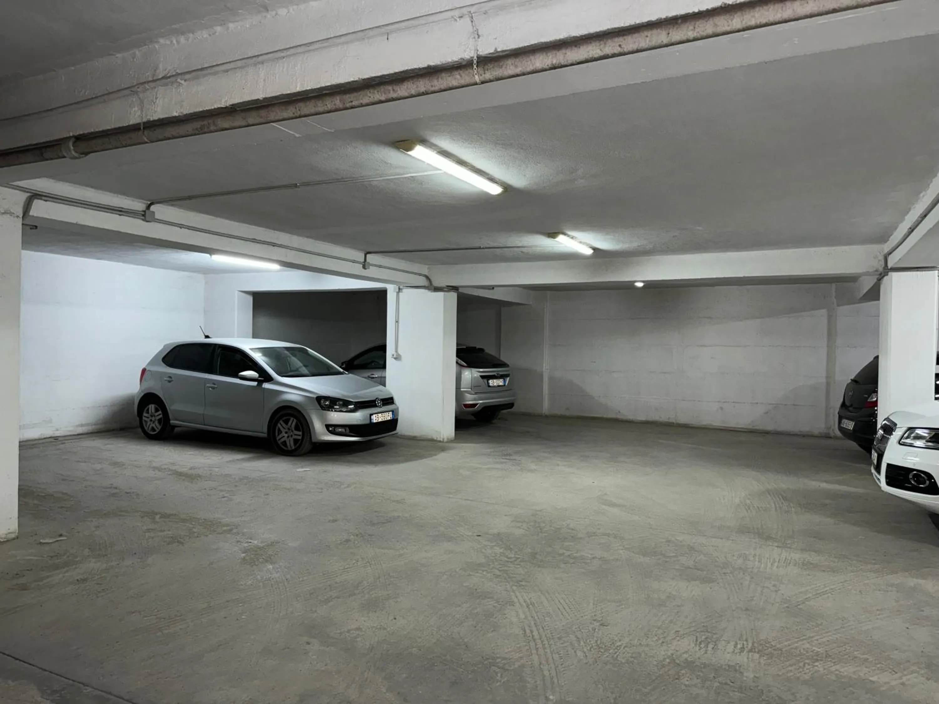 Parking in San Marino Hotel