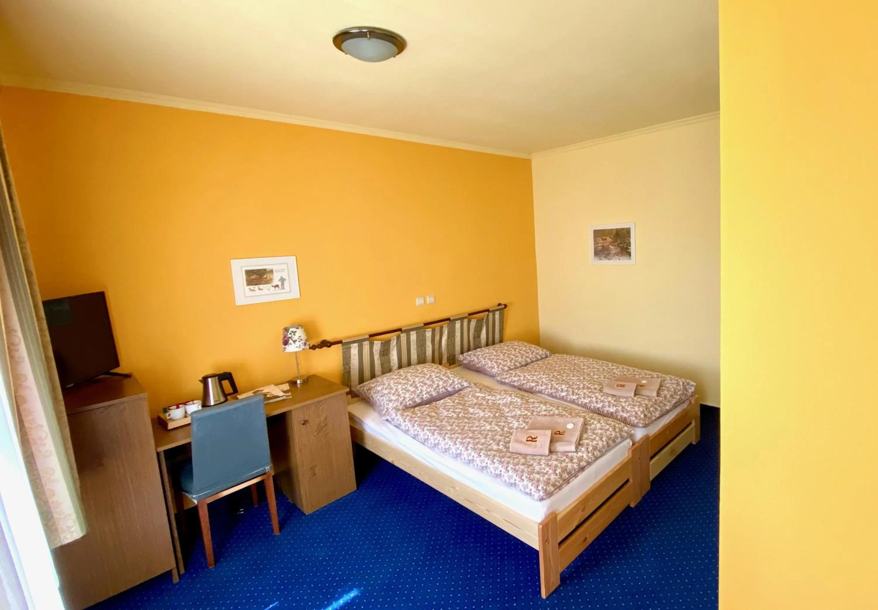 Photo of the whole room, Bed in Hotel Rustikal