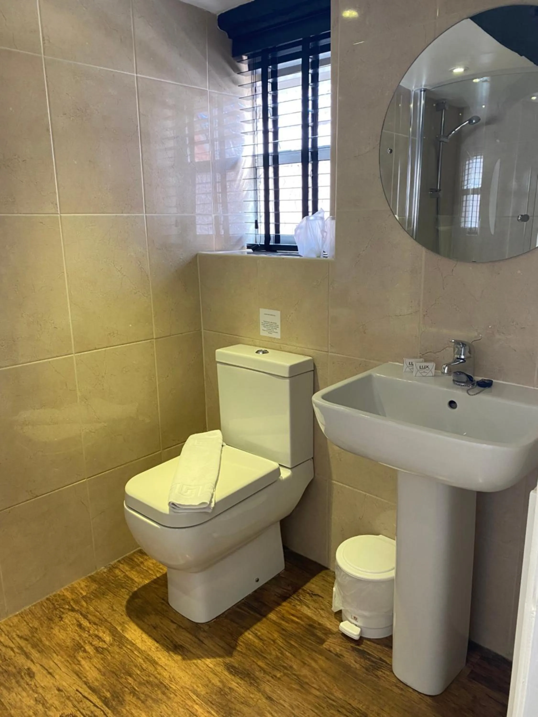 Toilet in The Tudor Hotel