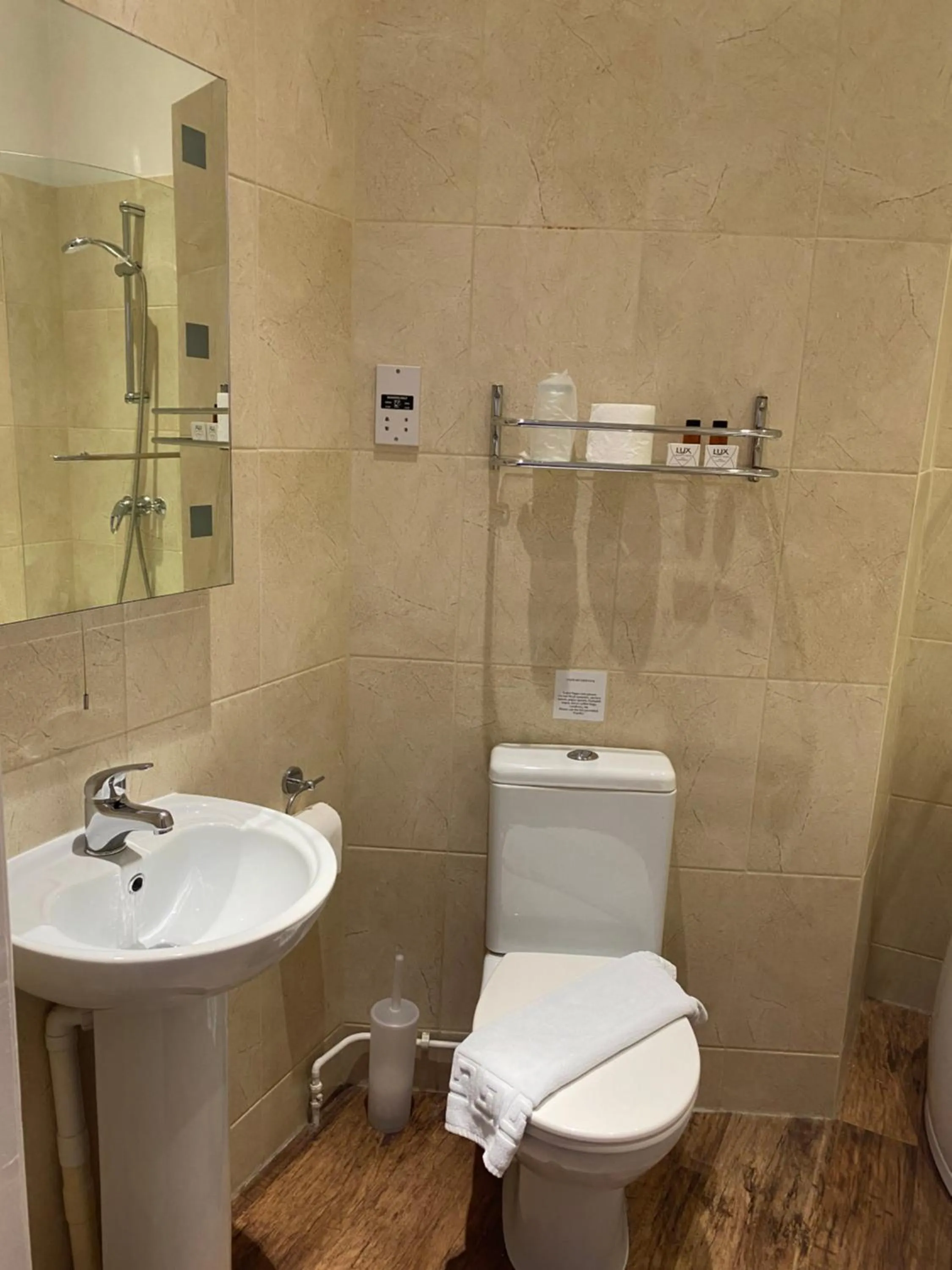 Toilet in The Tudor Hotel