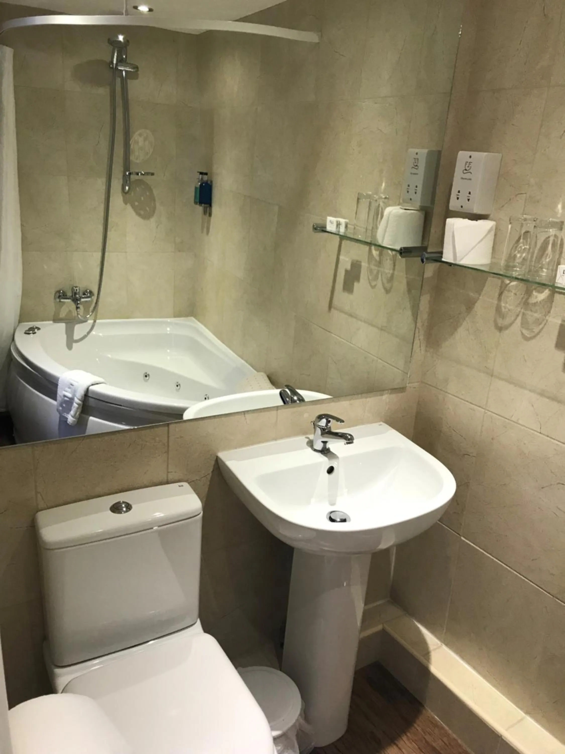 Bathroom in The Tudor Hotel