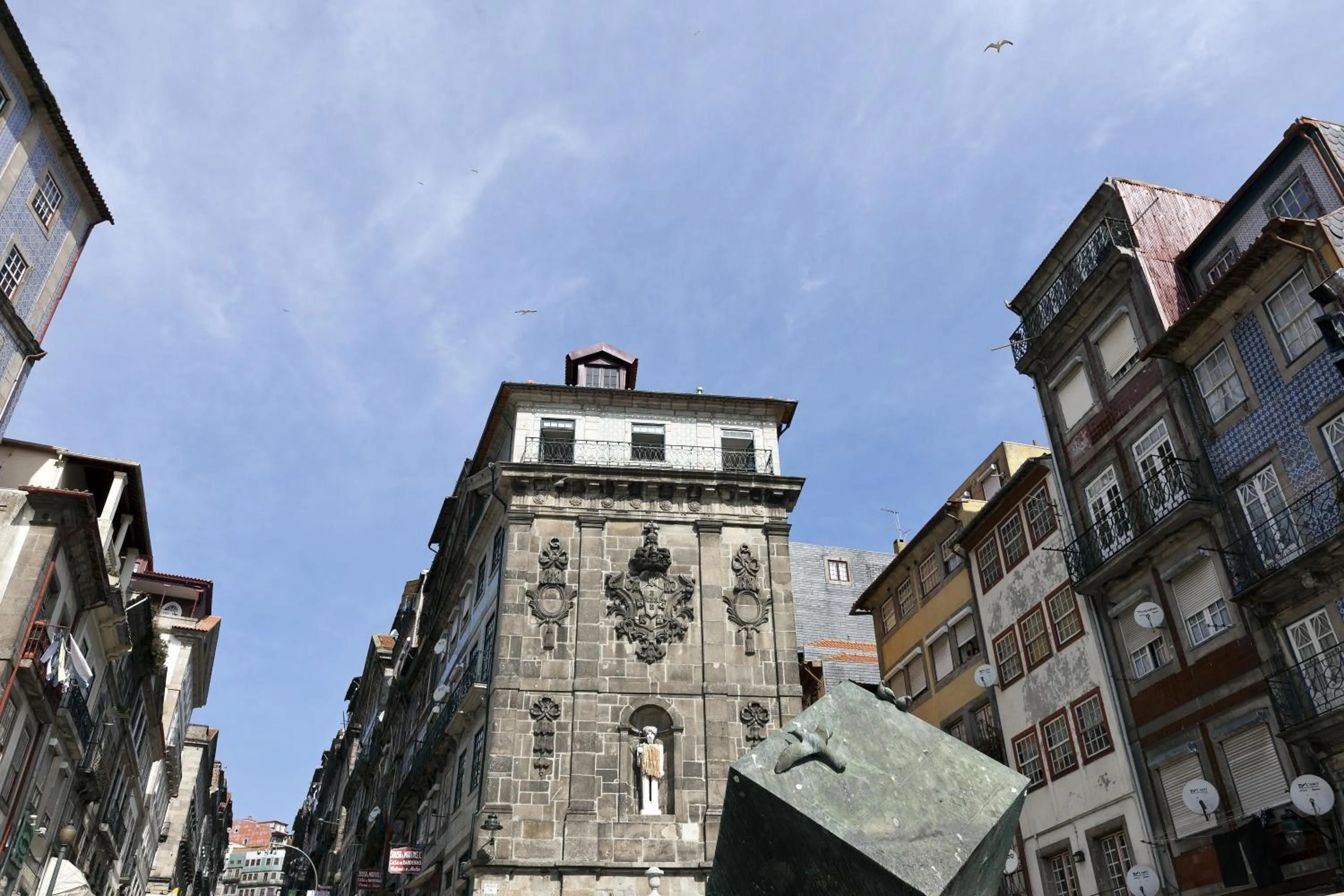 Facade/entrance in PortoSense Ribeira