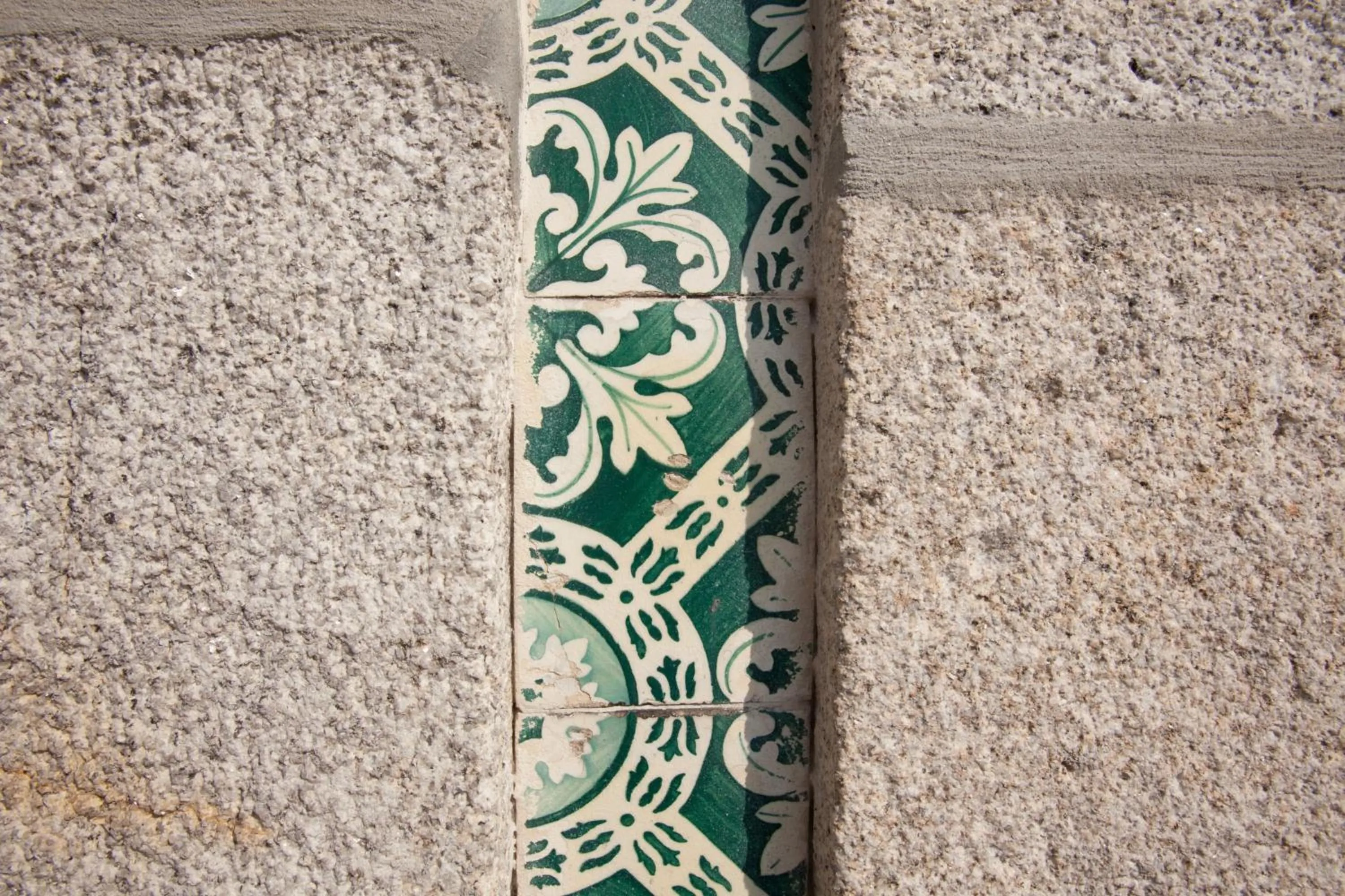 Property building in PortoSense Ribeira