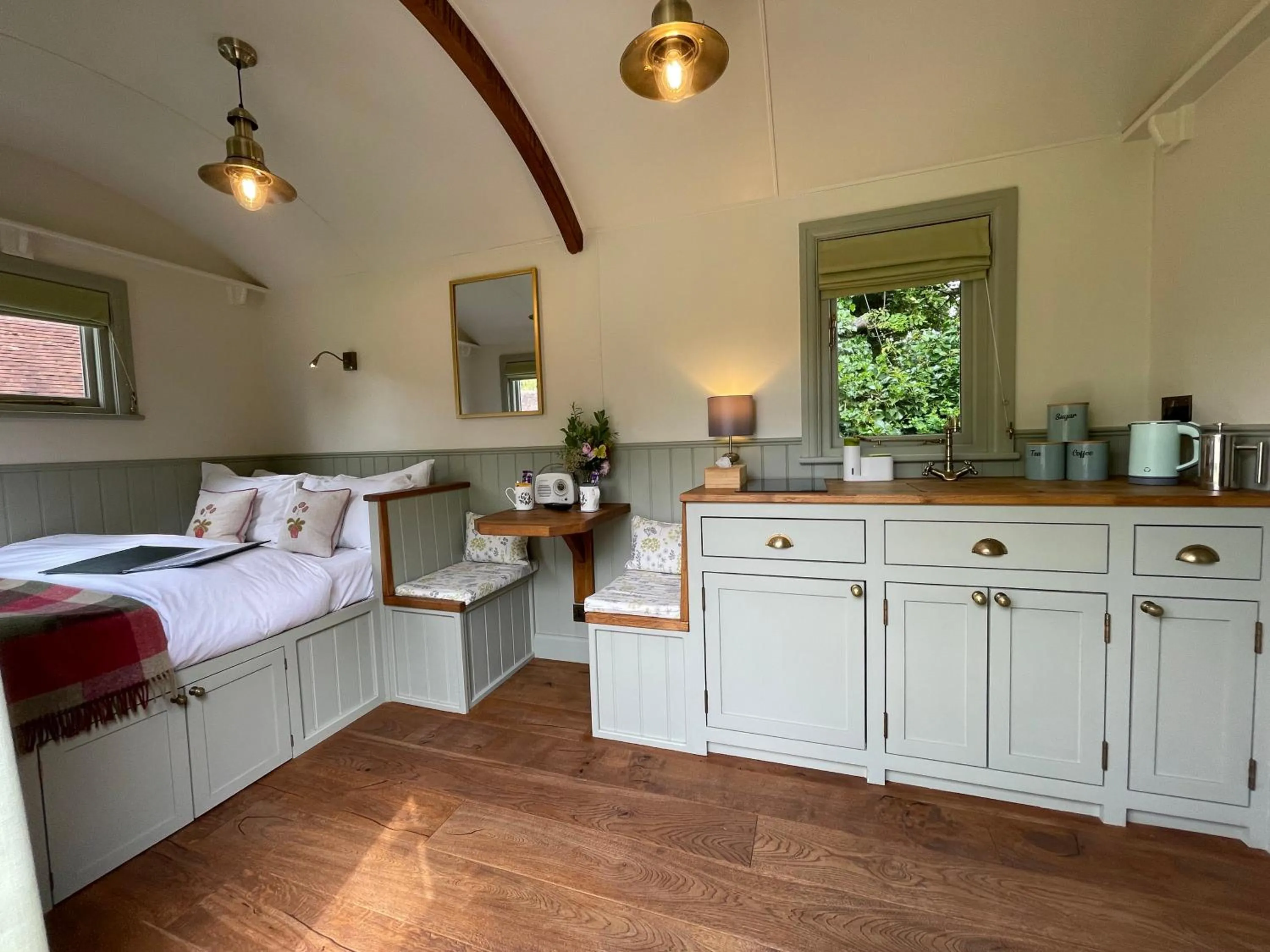 Kitchen or kitchenette, Bed in Halfway Bridge