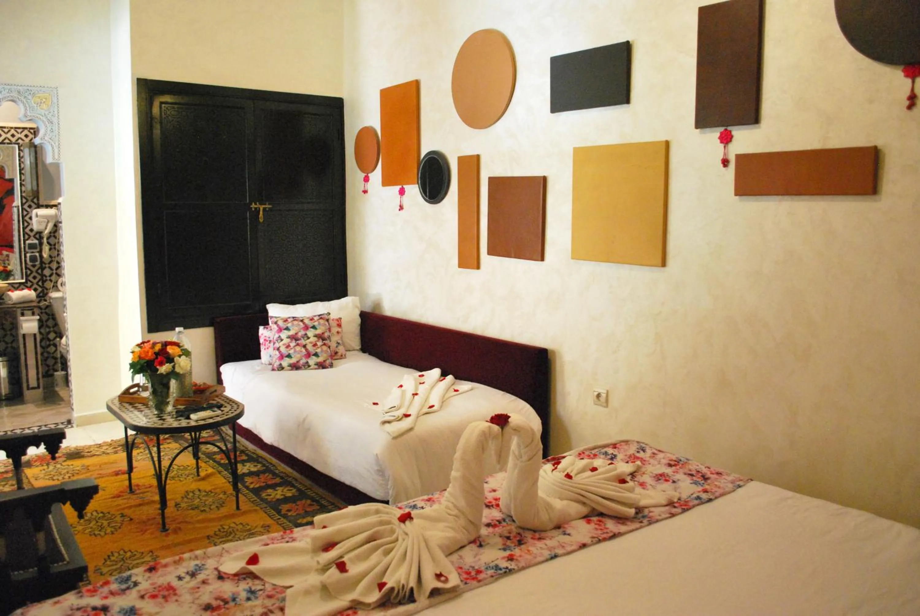 Bed in Riad Les Oliviers & Spa