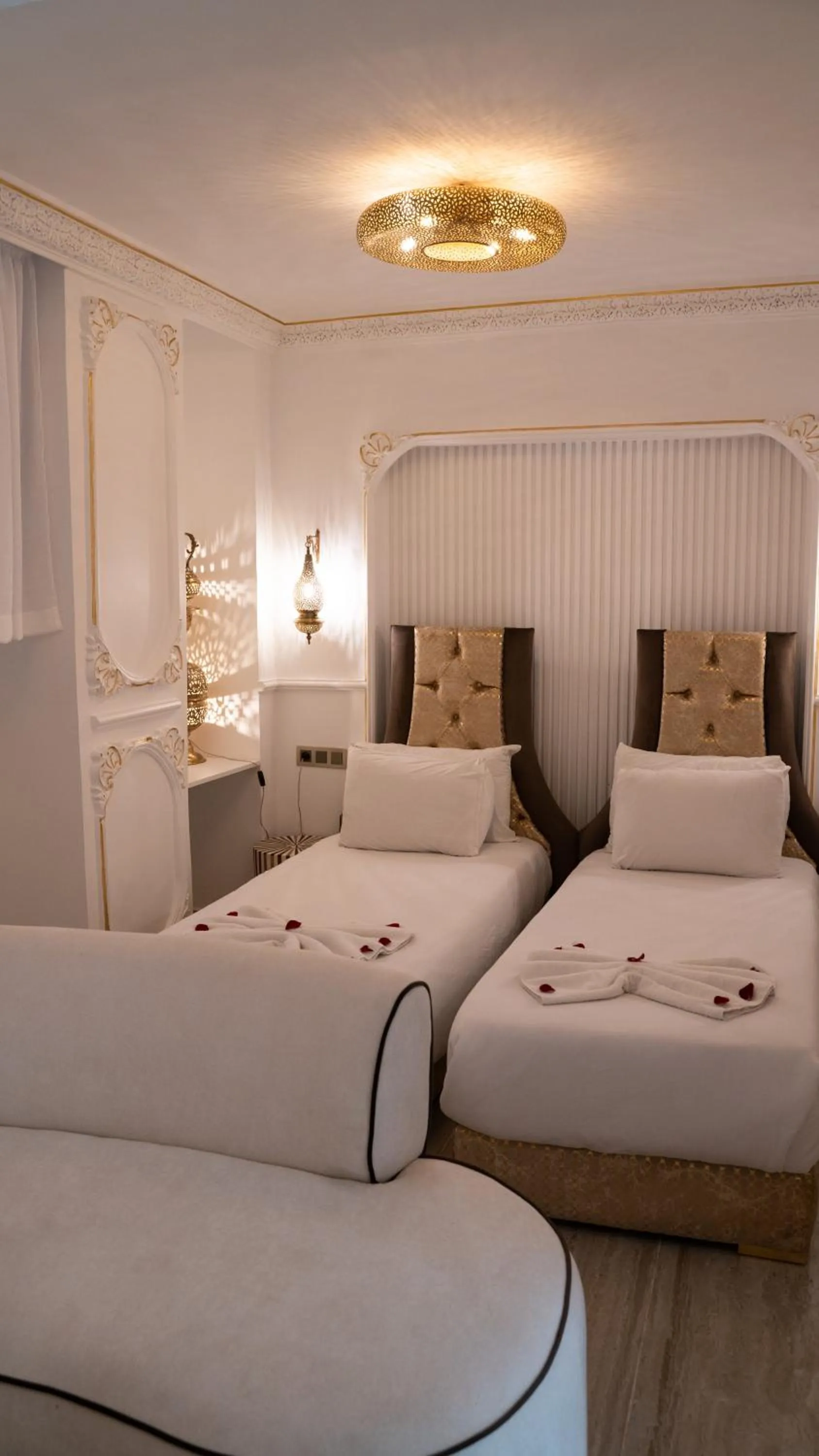 Bed in Riad Les Oliviers & Spa