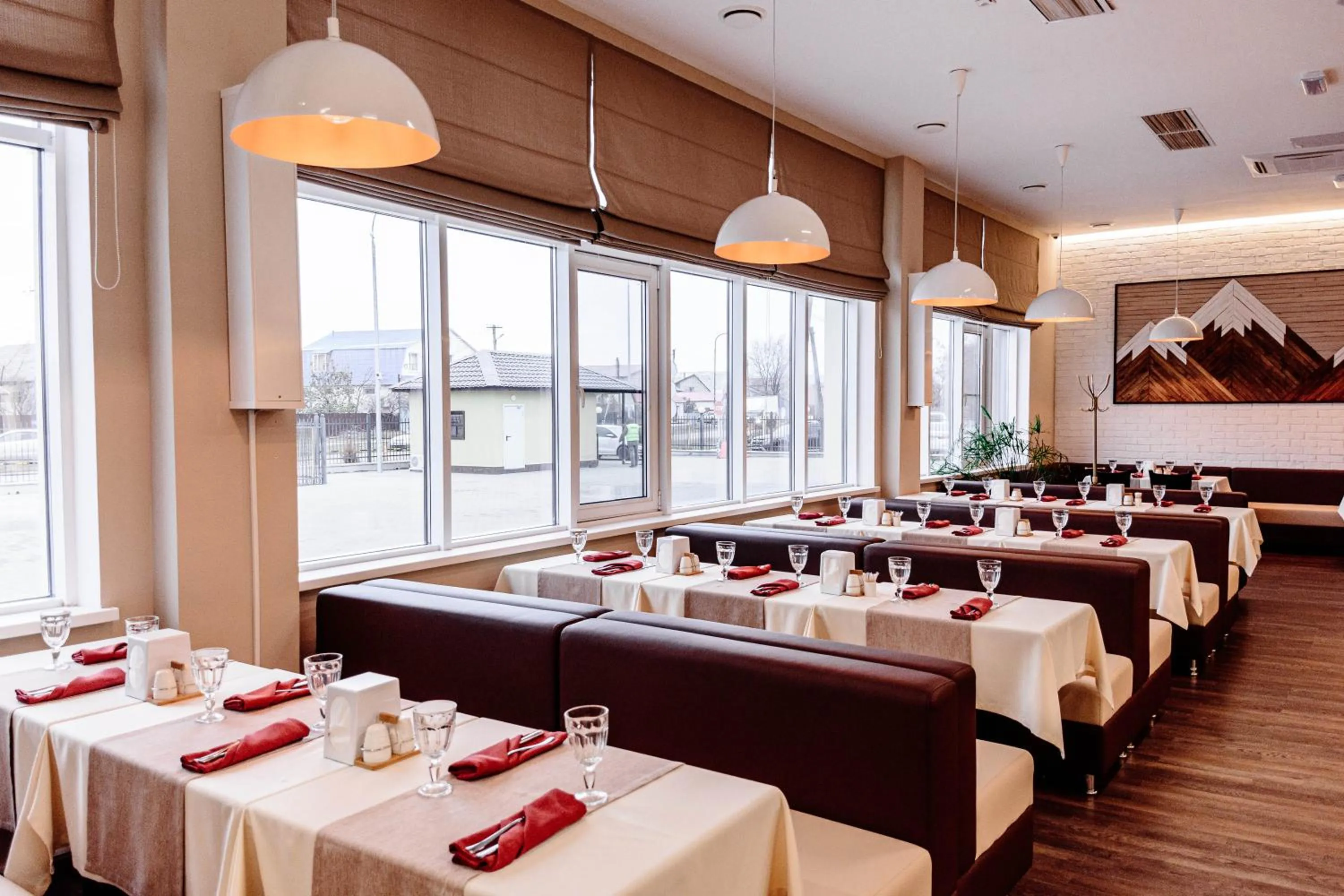 Restaurant/places to eat in Chagala Hotel Aksai