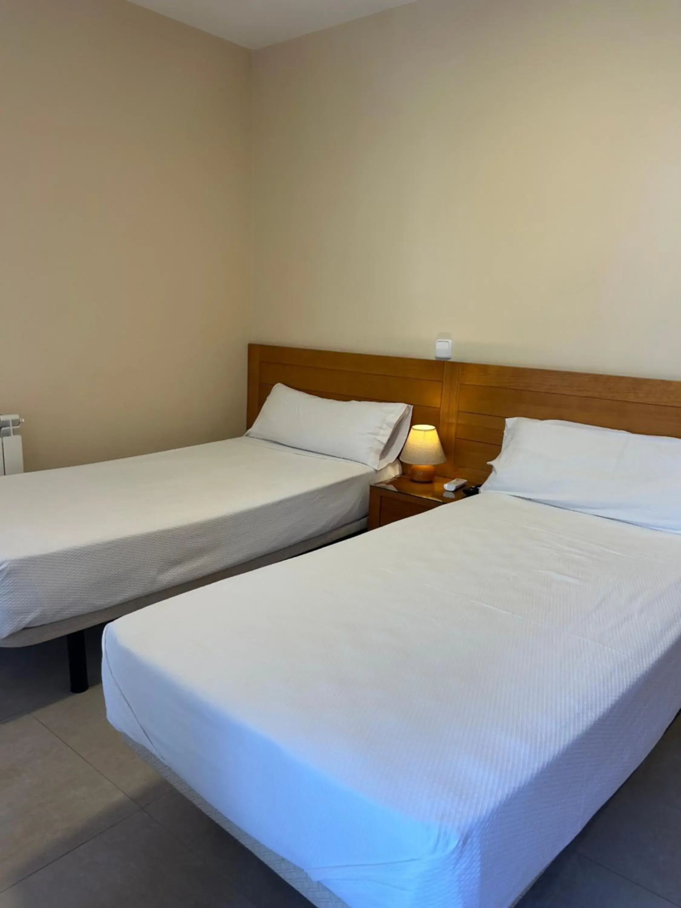 Twin Room with Private Bathroom in Hostal Aeropuerto Twin Room with Private Bathroom in Hostal Aeropuerto