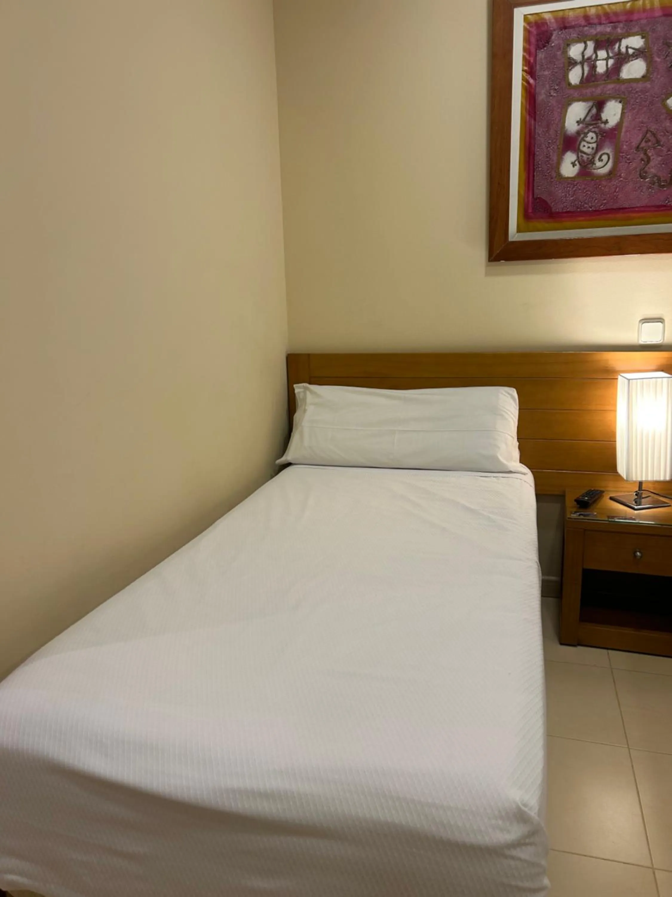 Bed in Hostal Aeropuerto