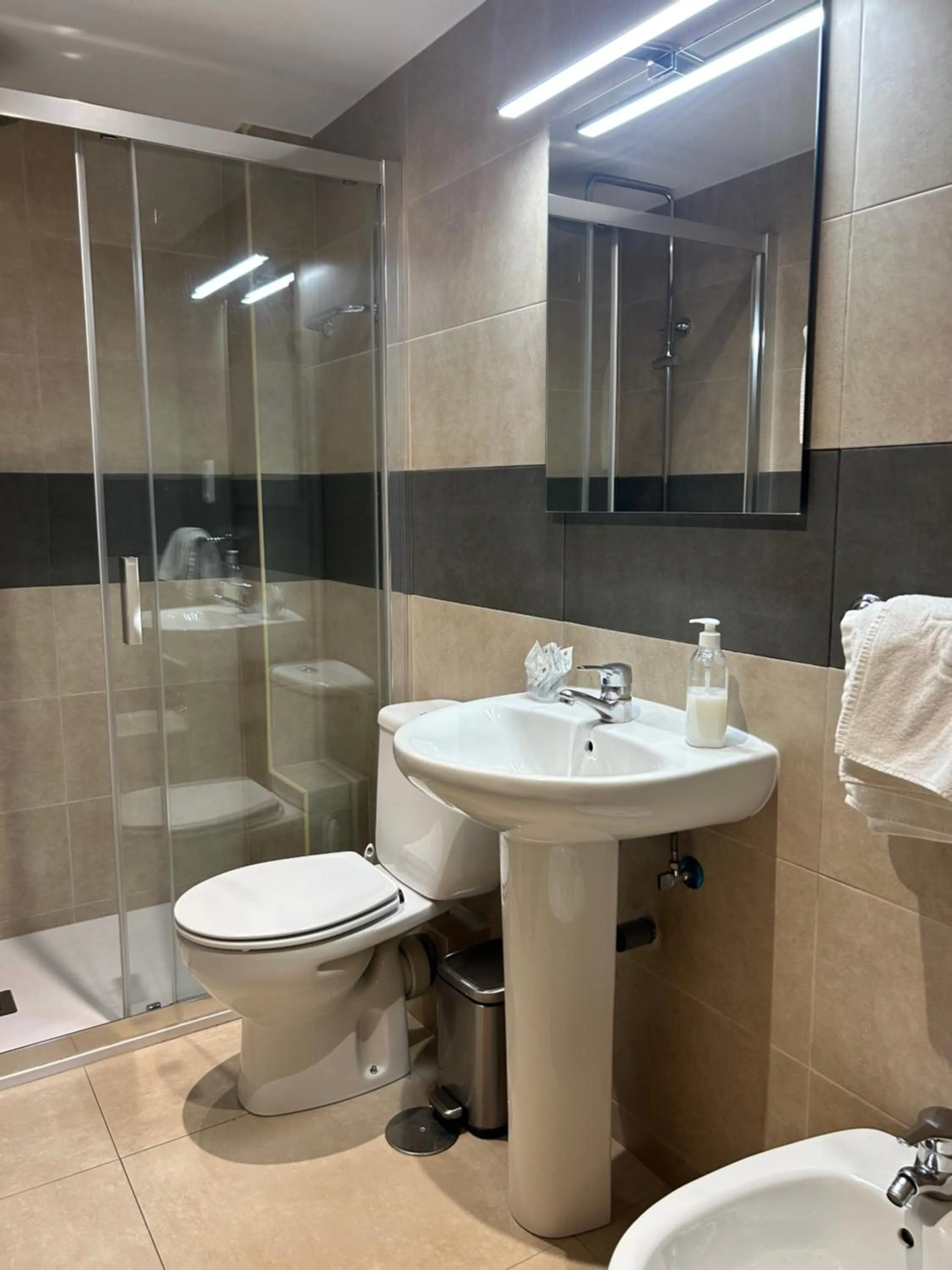 Bathroom in Hostal Aeropuerto