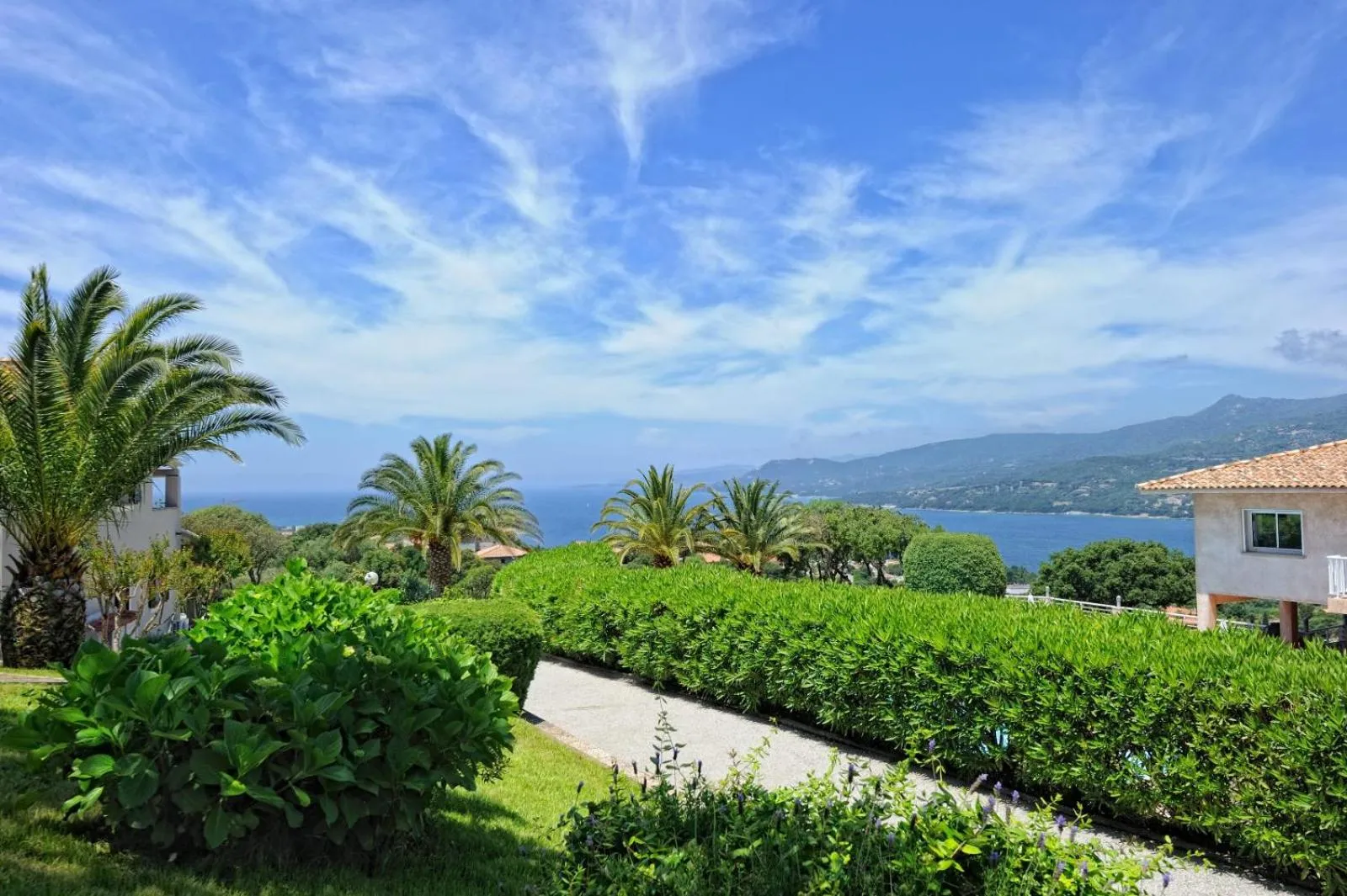Garden view in Résidence Aria Marina