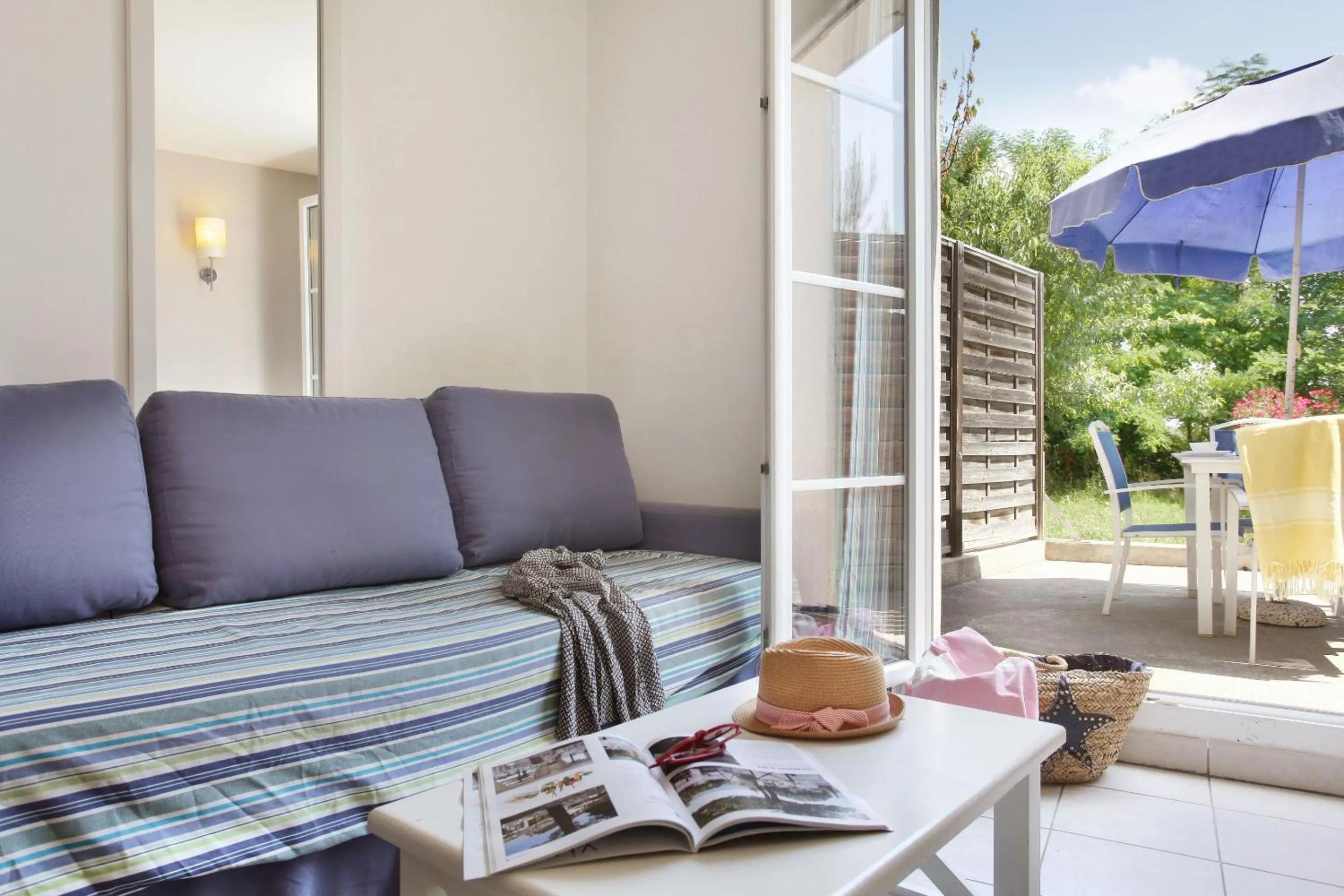 Patio in Terres de France - Résidence de la Cabre d'Or