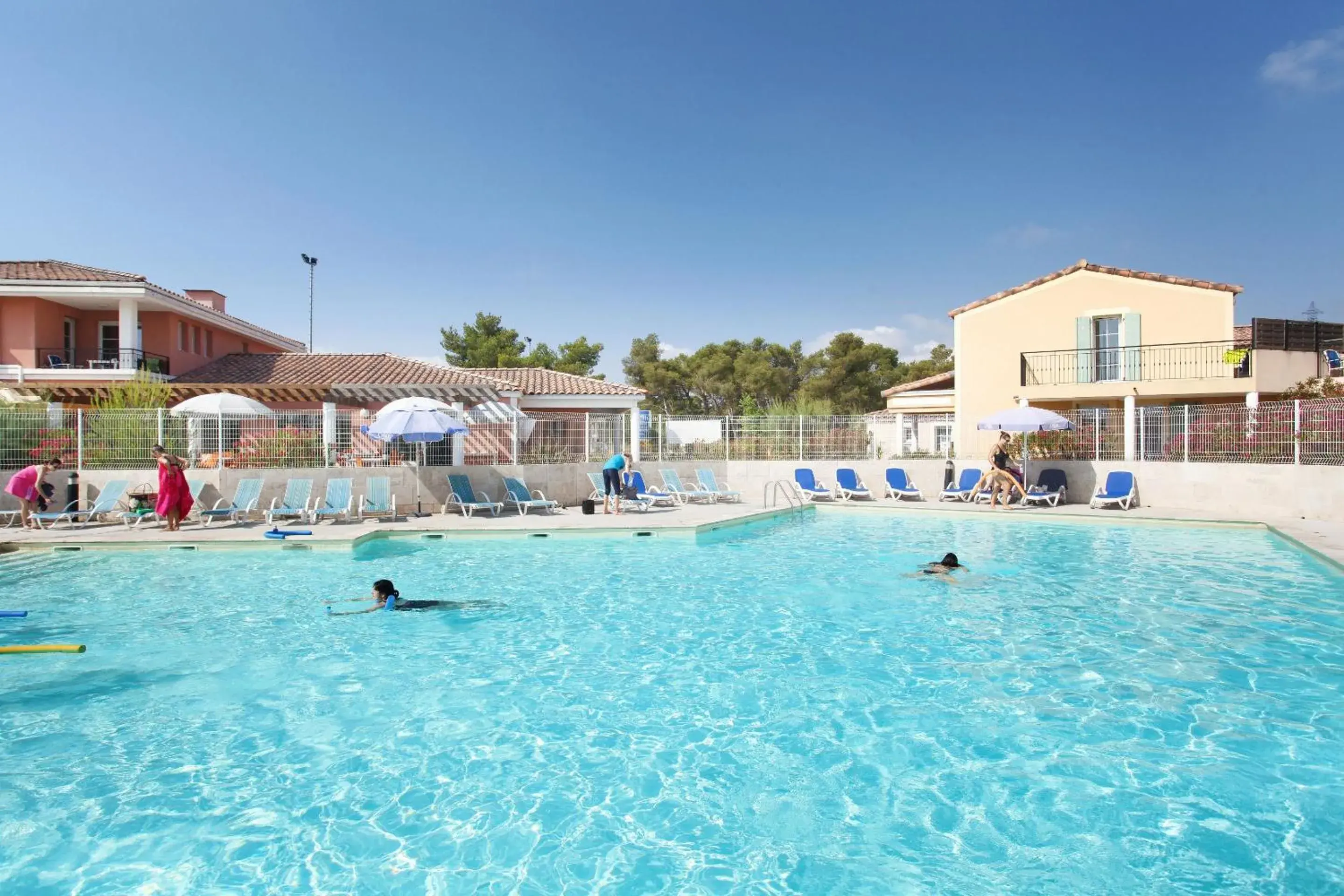 Swimming pool in Terres de France - Résidence de la Cabre d'Or Swimming pool in Terres de France - Résidence de la Cabre d'Or