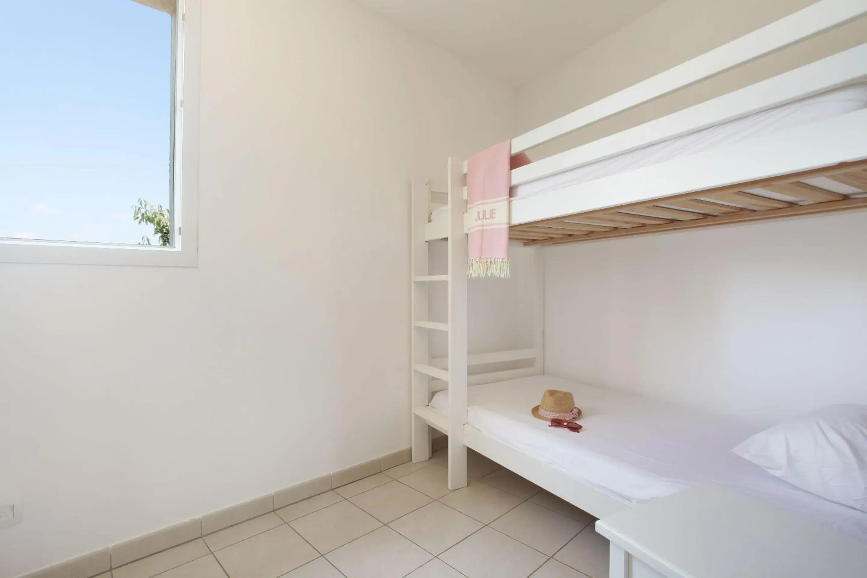 Bed in Terres de France - Résidence de la Cabre d'Or Bed in Terres de France - Résidence de la Cabre d'Or