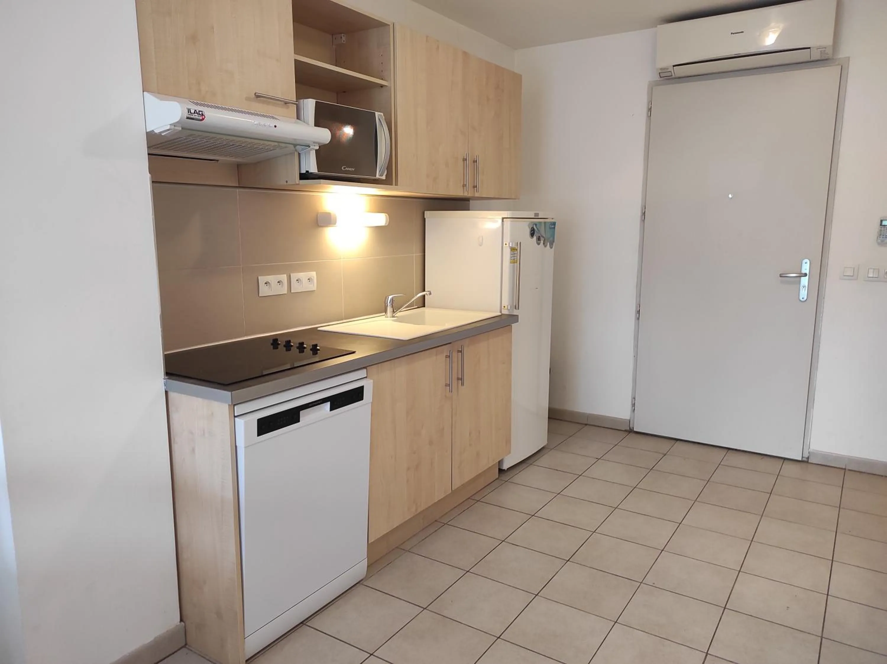 Kitchen or kitchenette in Terres de France - Résidence de la Cabre d'Or