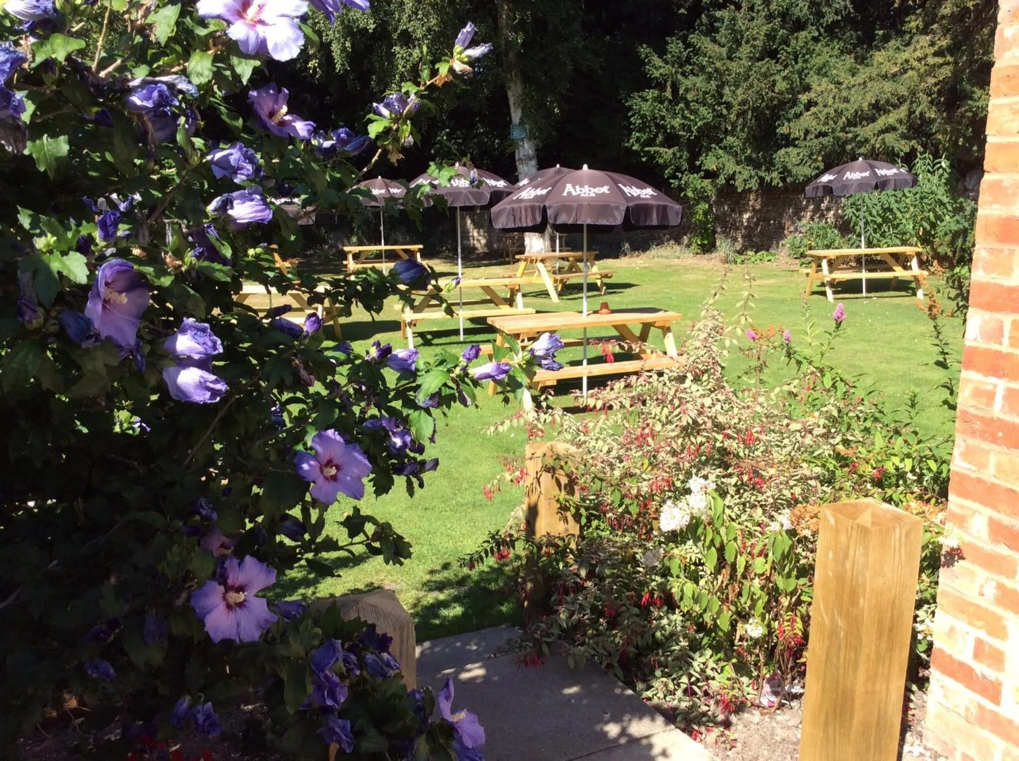 Garden in Three-Cranes