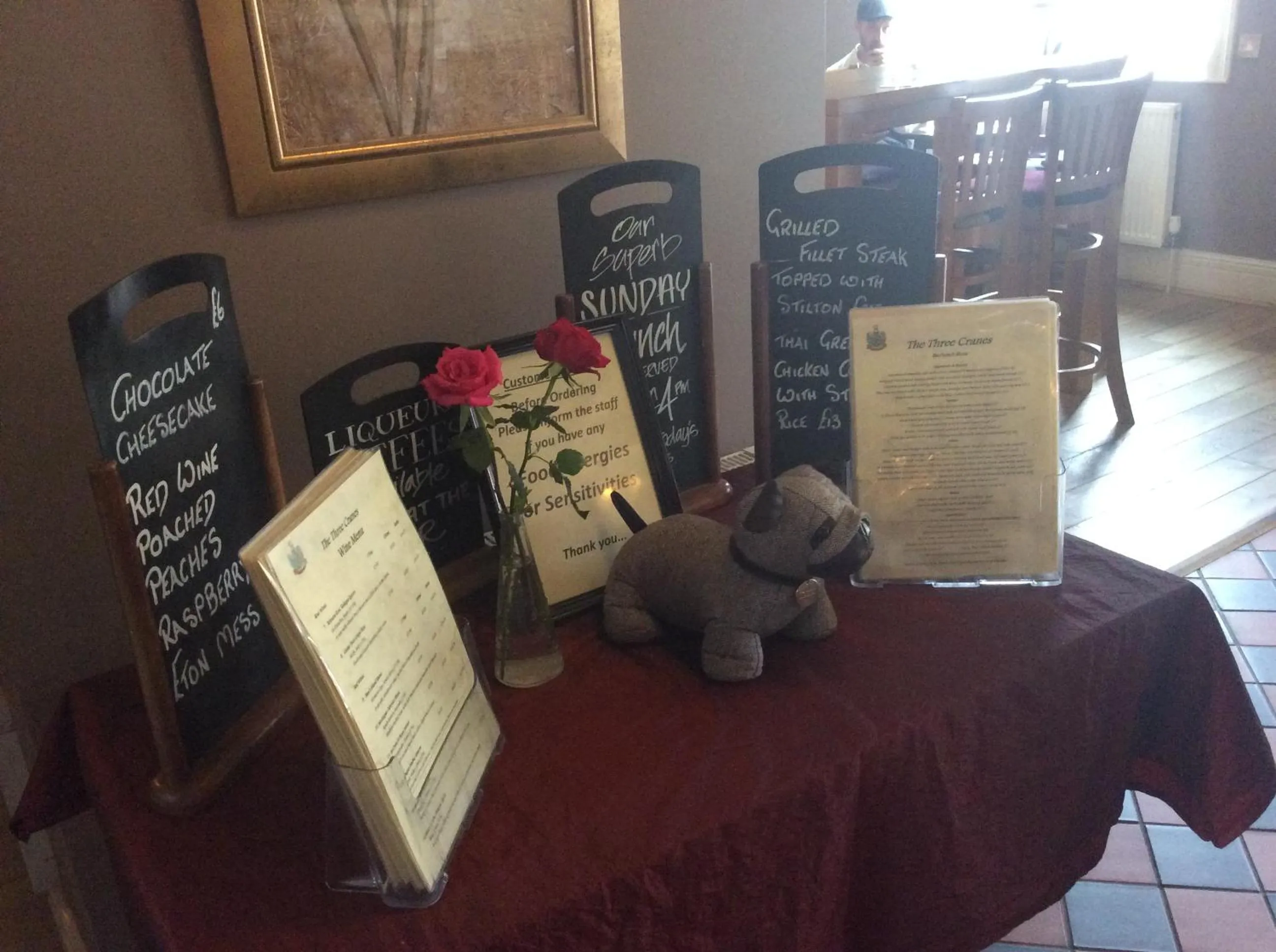 Restaurant/places to eat in Three-Cranes