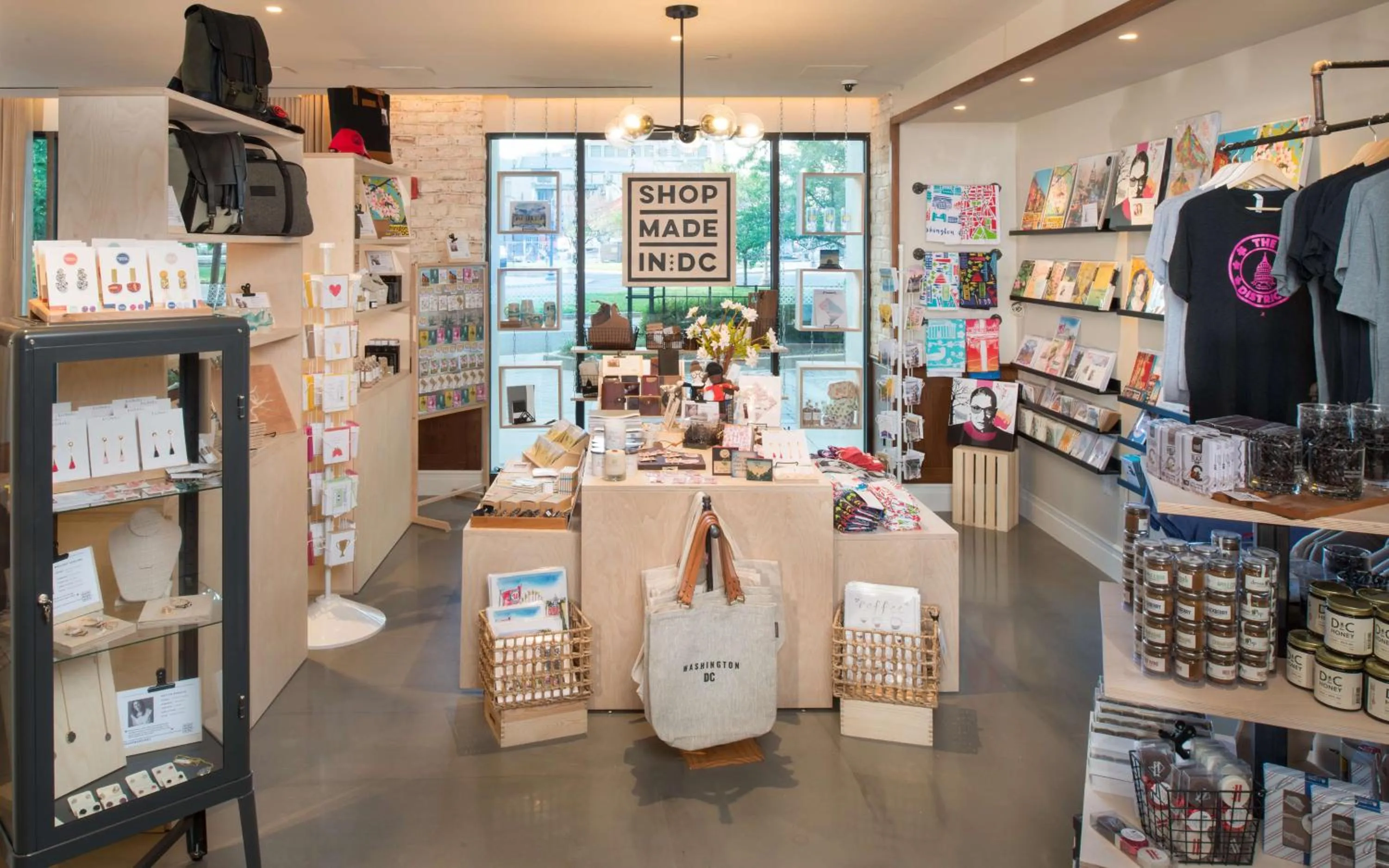 On-site shops in Canopy by Hilton Washington DC Embassy Row