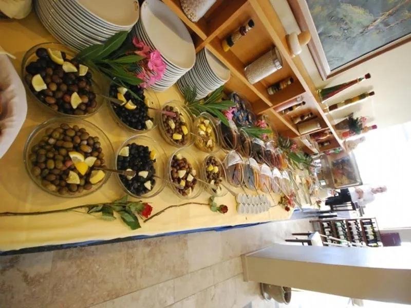 Restaurant/places to eat in Hotel Doruk