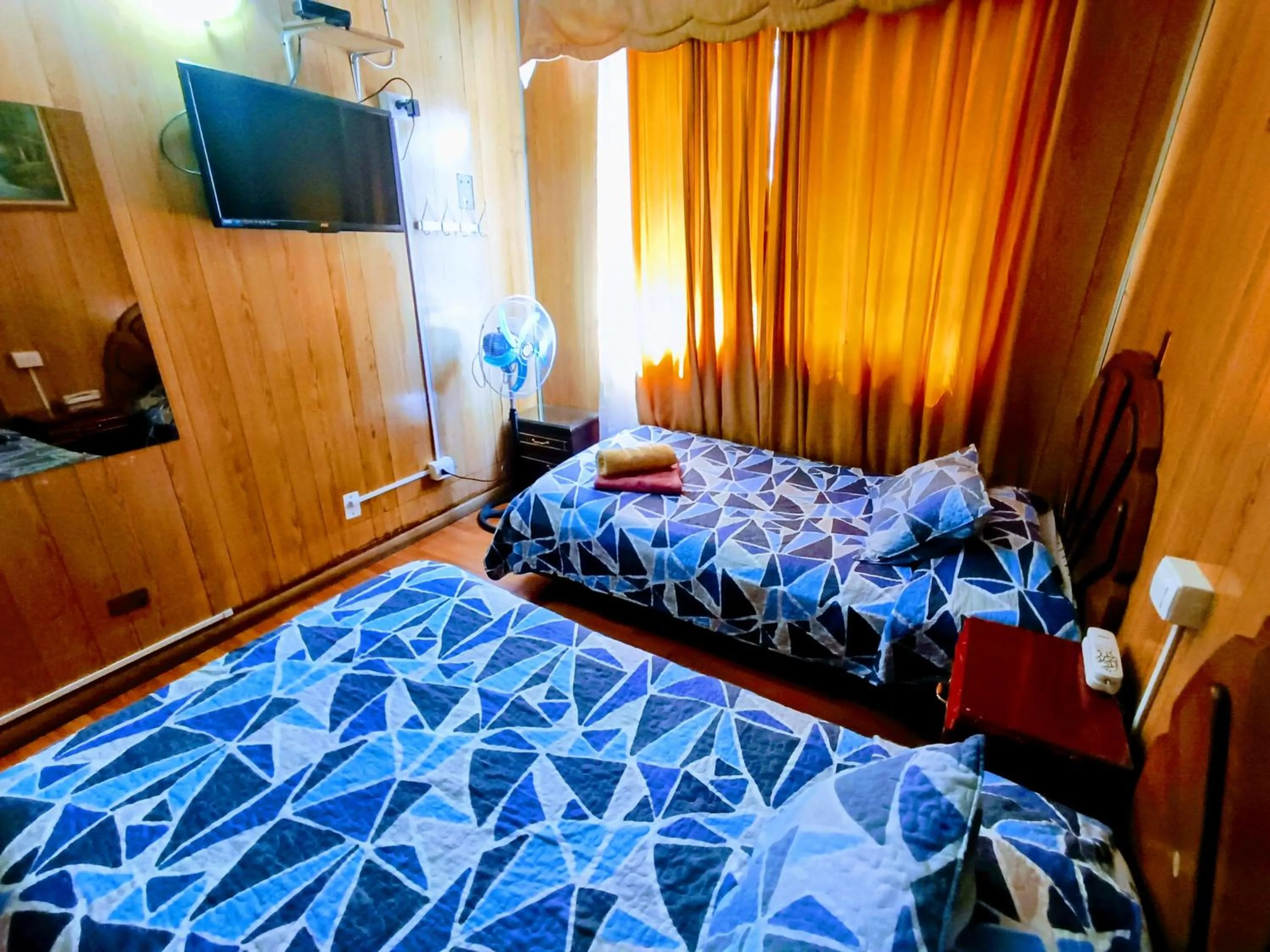 Photo of the whole room, Bed in Hotel Di Maurier