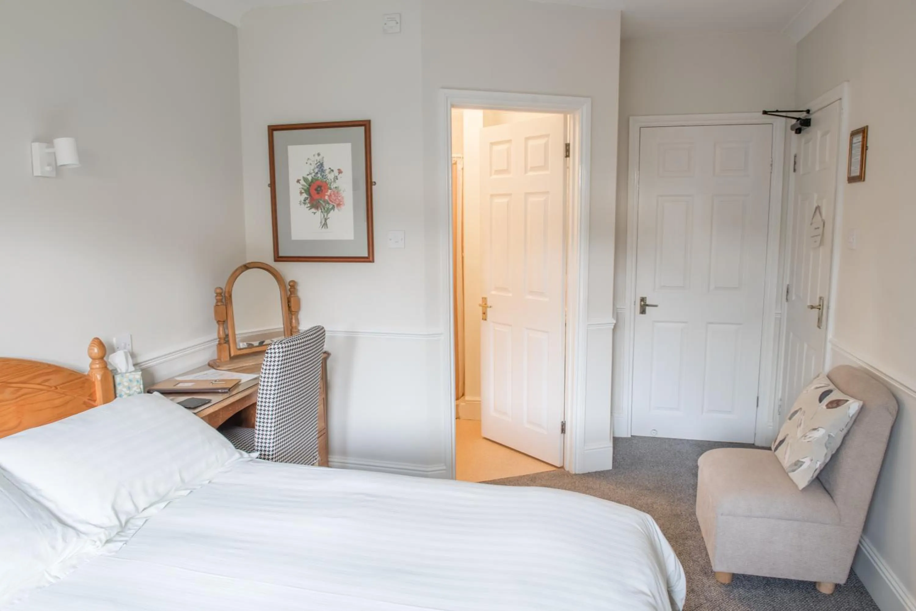 Bed in Toothbrush Rooms at Lattice Lodge - Guest Kitchen & EV Recharging