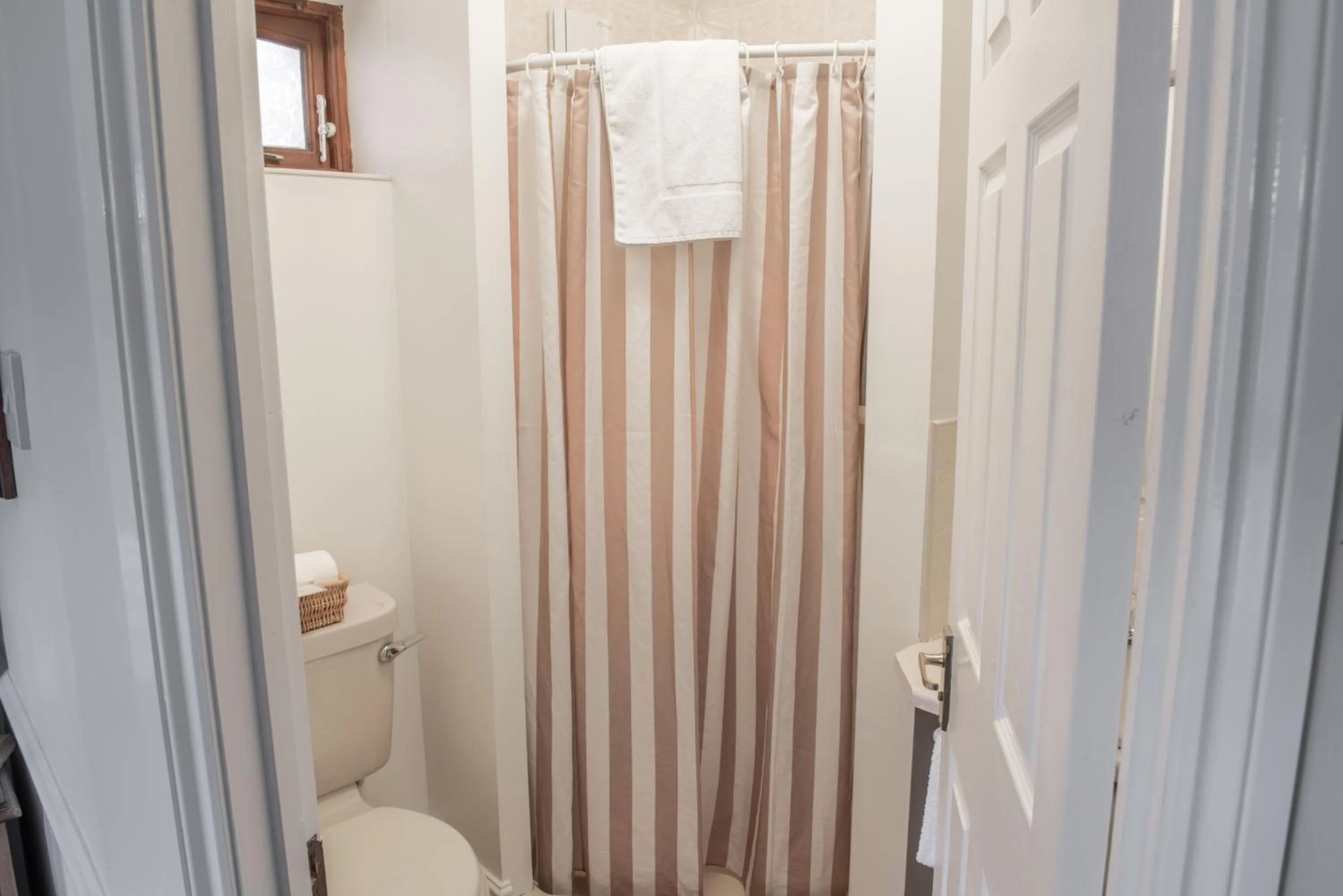 Shower in Toothbrush Rooms at Lattice Lodge - Guest Kitchen & EV Recharging