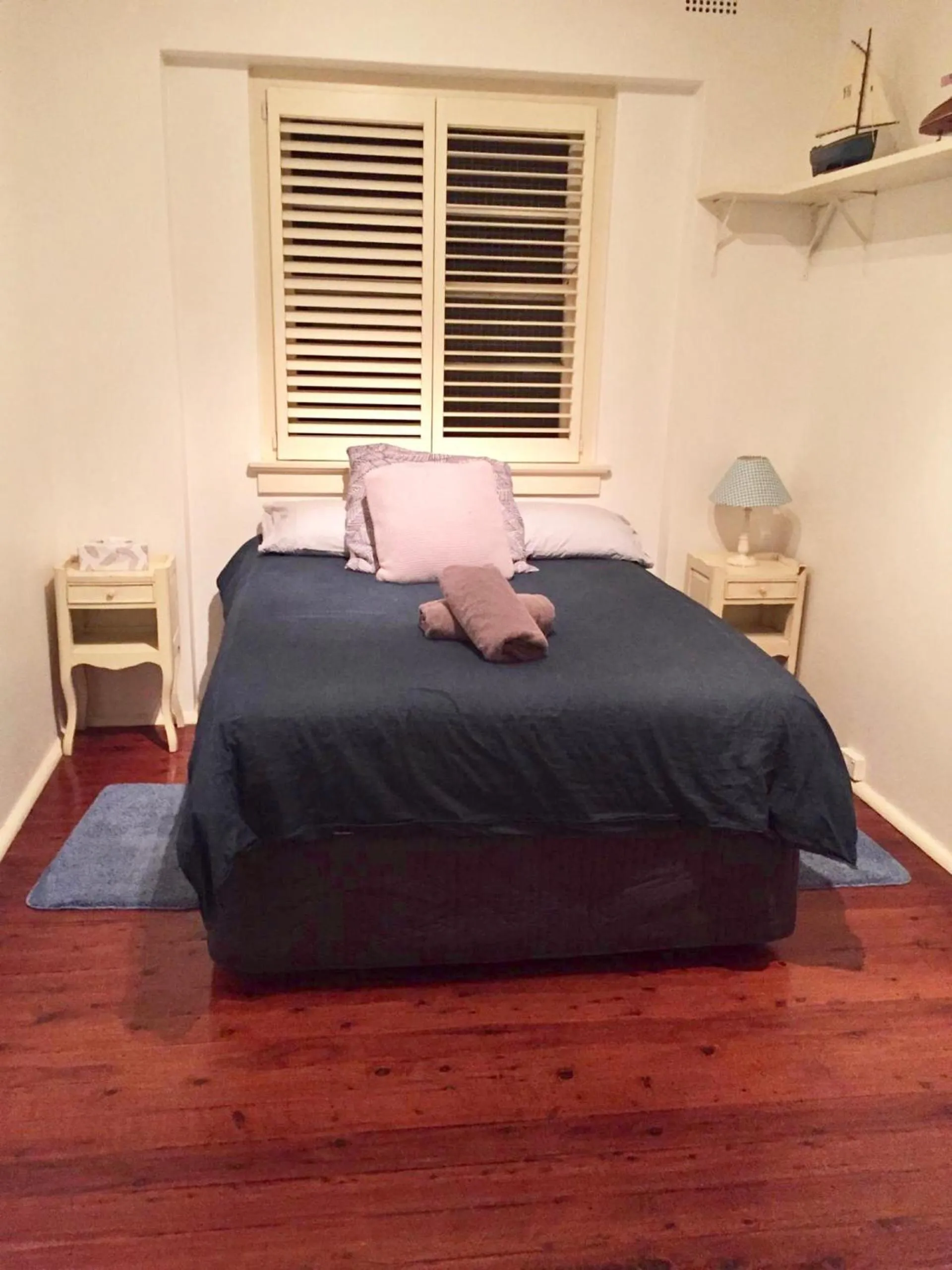 Double Bay Harbour-front apartment with stunning views