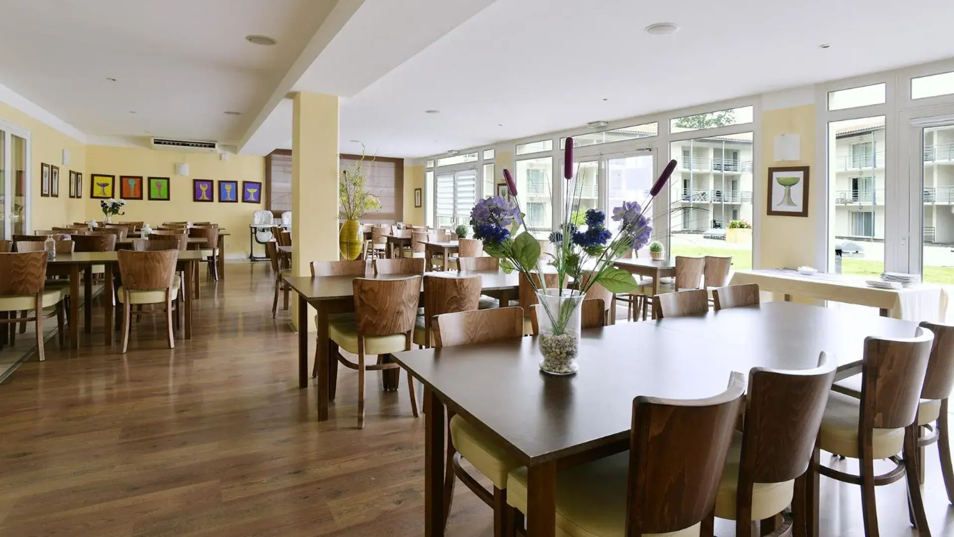 Restaurant/places to eat in Vacancéole - Le Domaine du Château - La Rochelle / Île de Ré Restaurant/places to eat in Vacancéole - Le Domaine du Château - La Rochelle / Île de Ré