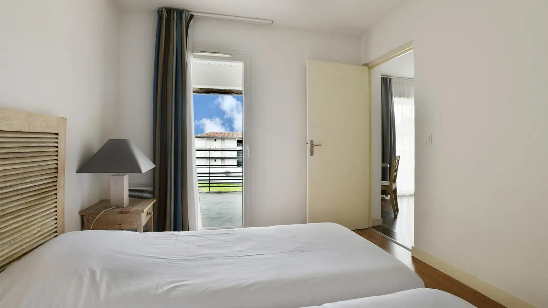 Bed in Vacancéole - Le Domaine du Château - La Rochelle / Île de Ré Bed in Vacancéole - Le Domaine du Château - La Rochelle / Île de Ré