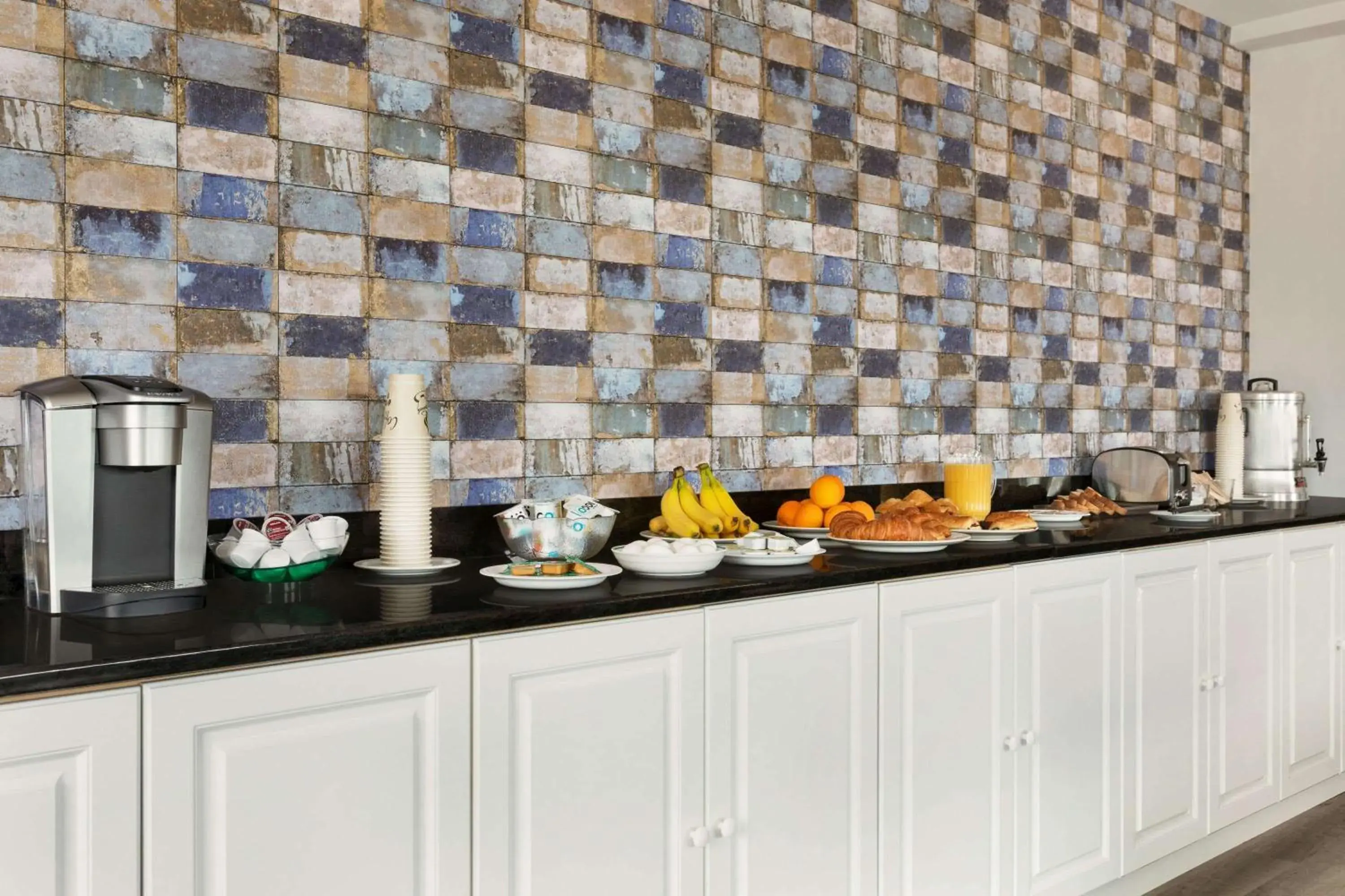 Restaurant/places to eat in Travelodge by Wyndham Rigaud Restaurant/places to eat in Travelodge by Wyndham Rigaud