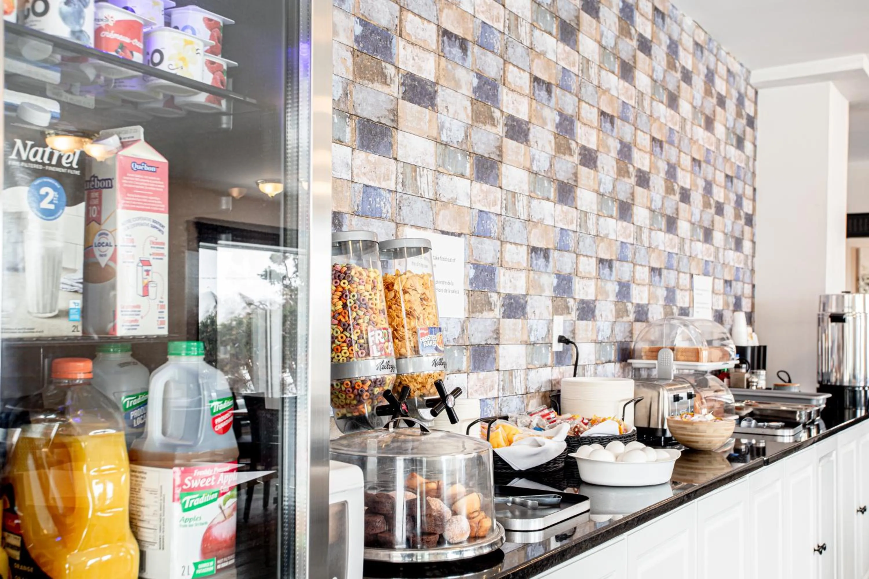 Coffee/tea facilities in Travelodge by Wyndham Rigaud