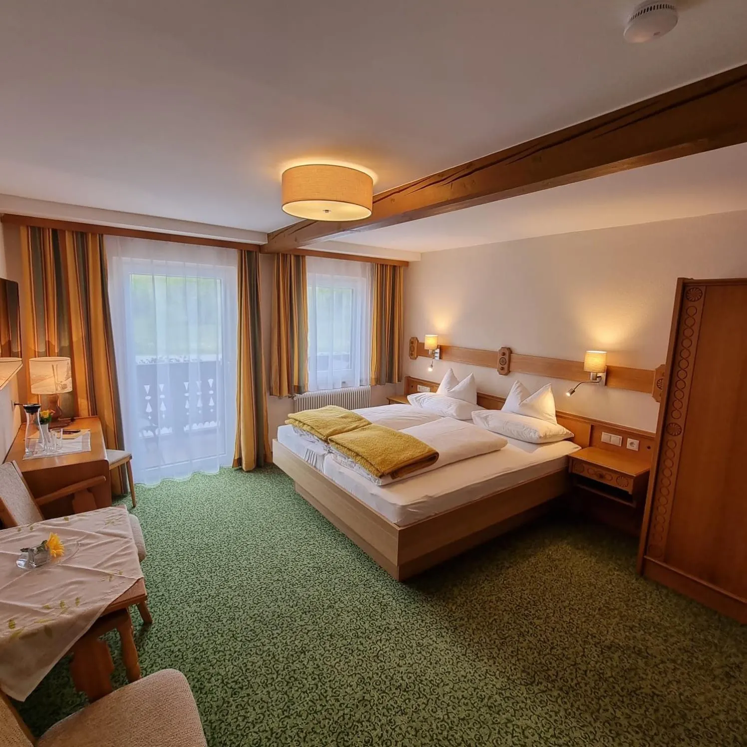 Bed in Hotel Stockerwirt