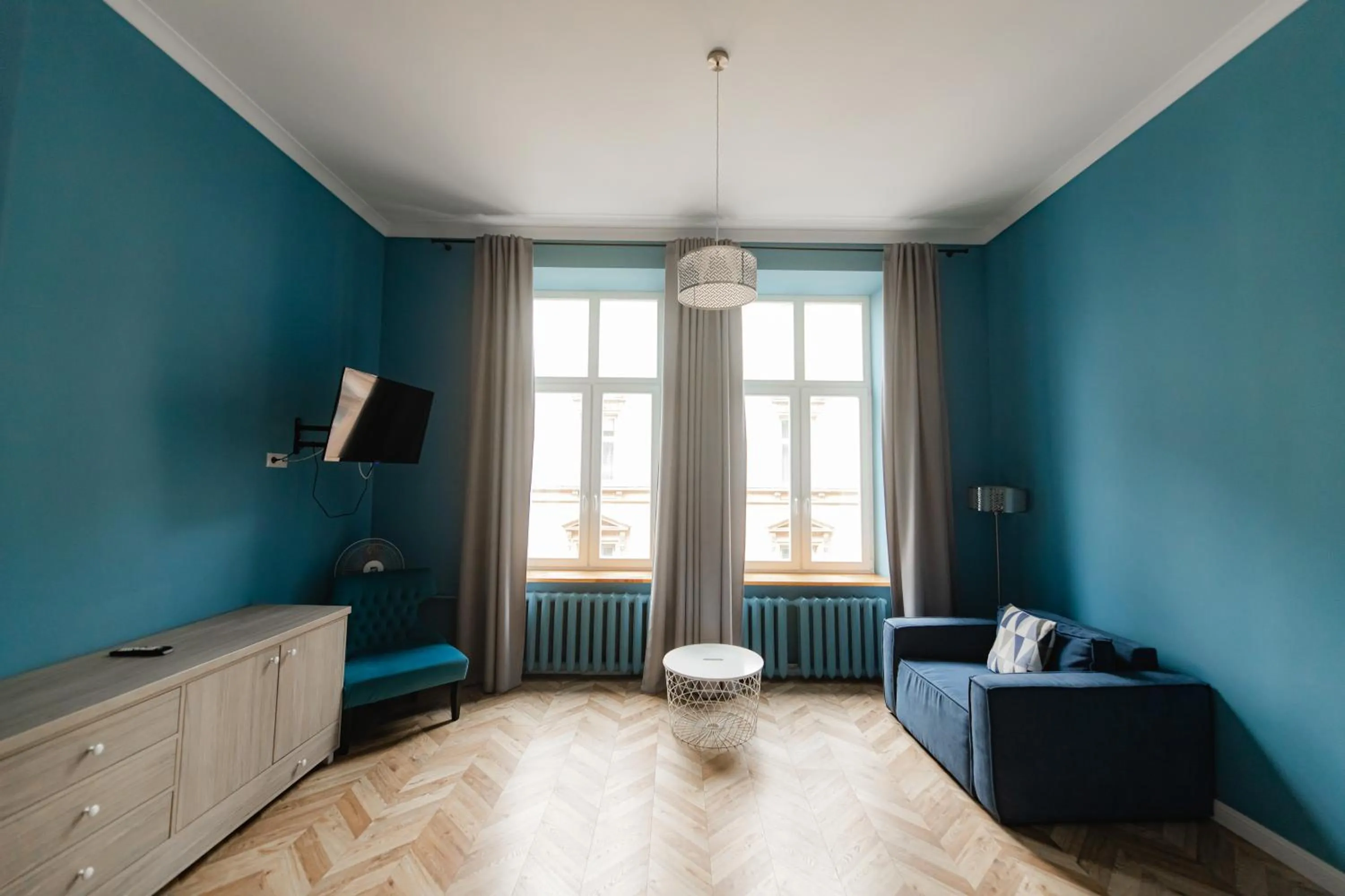 Bed in Apartments JustLvivIt at the Rynok Square