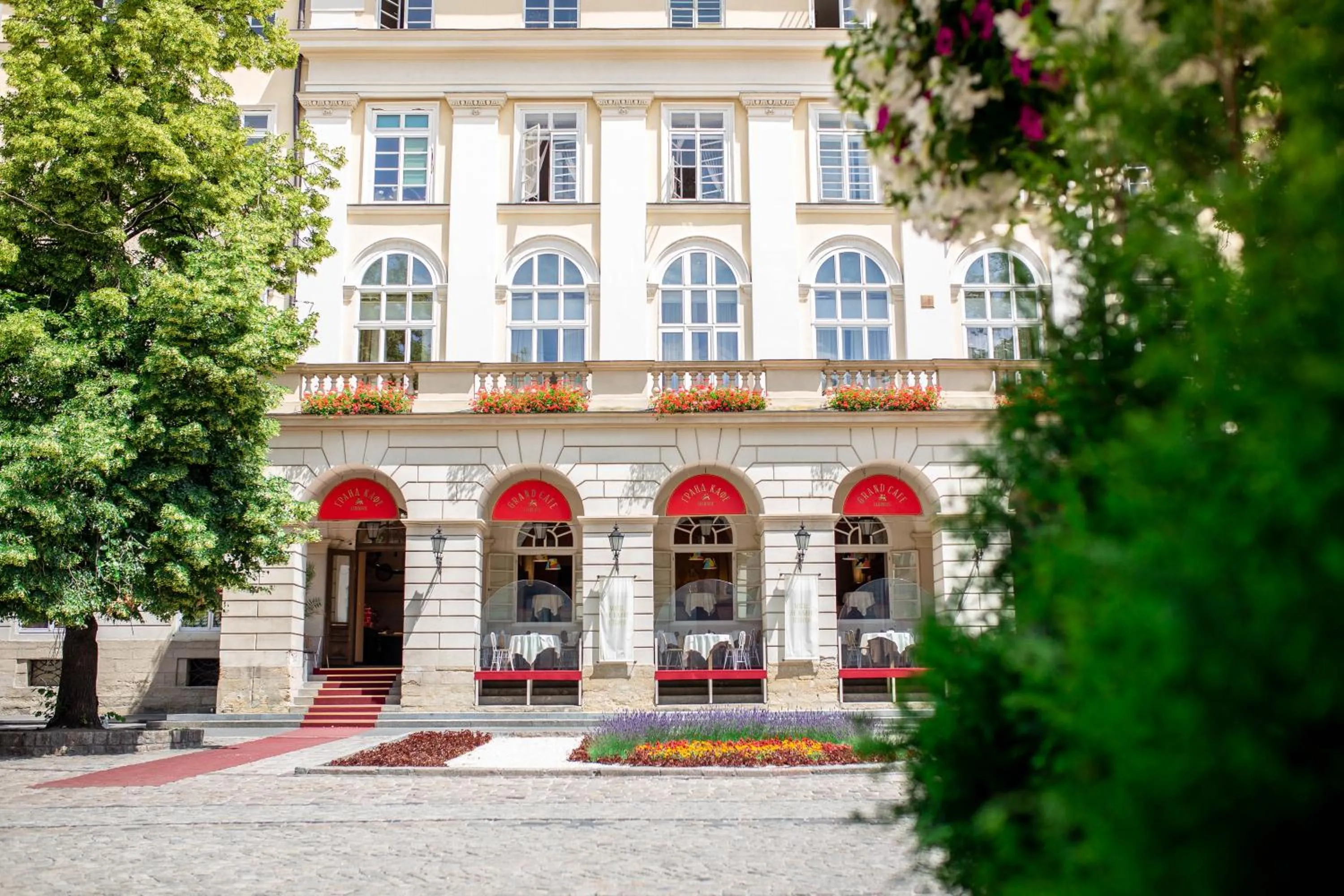 Restaurant/places to eat in Apartments JustLvivIt at the Rynok Square