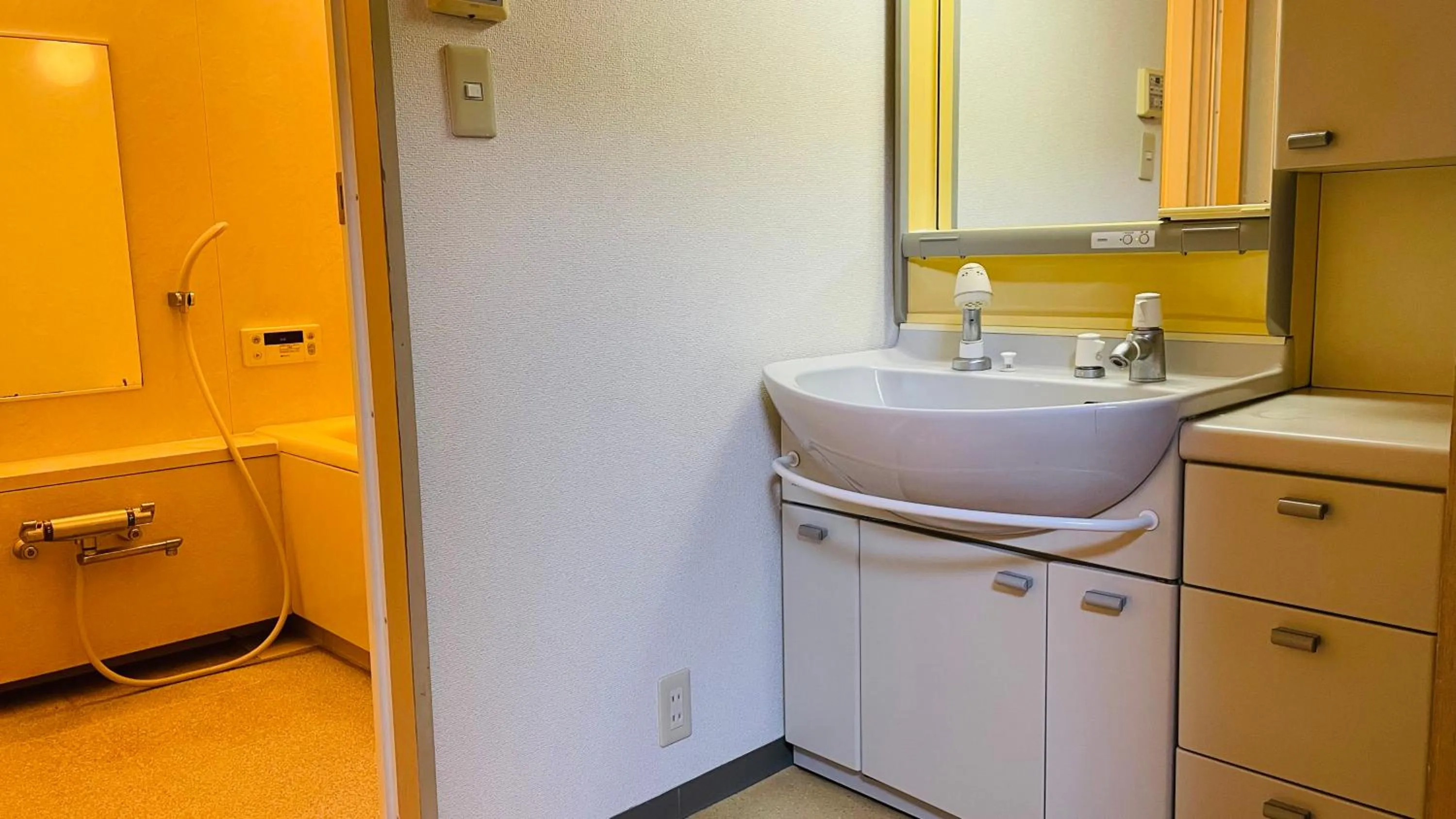 Bathroom in Kobe City Gardens Hotel (Formally Hotel Kobe Shishuen)